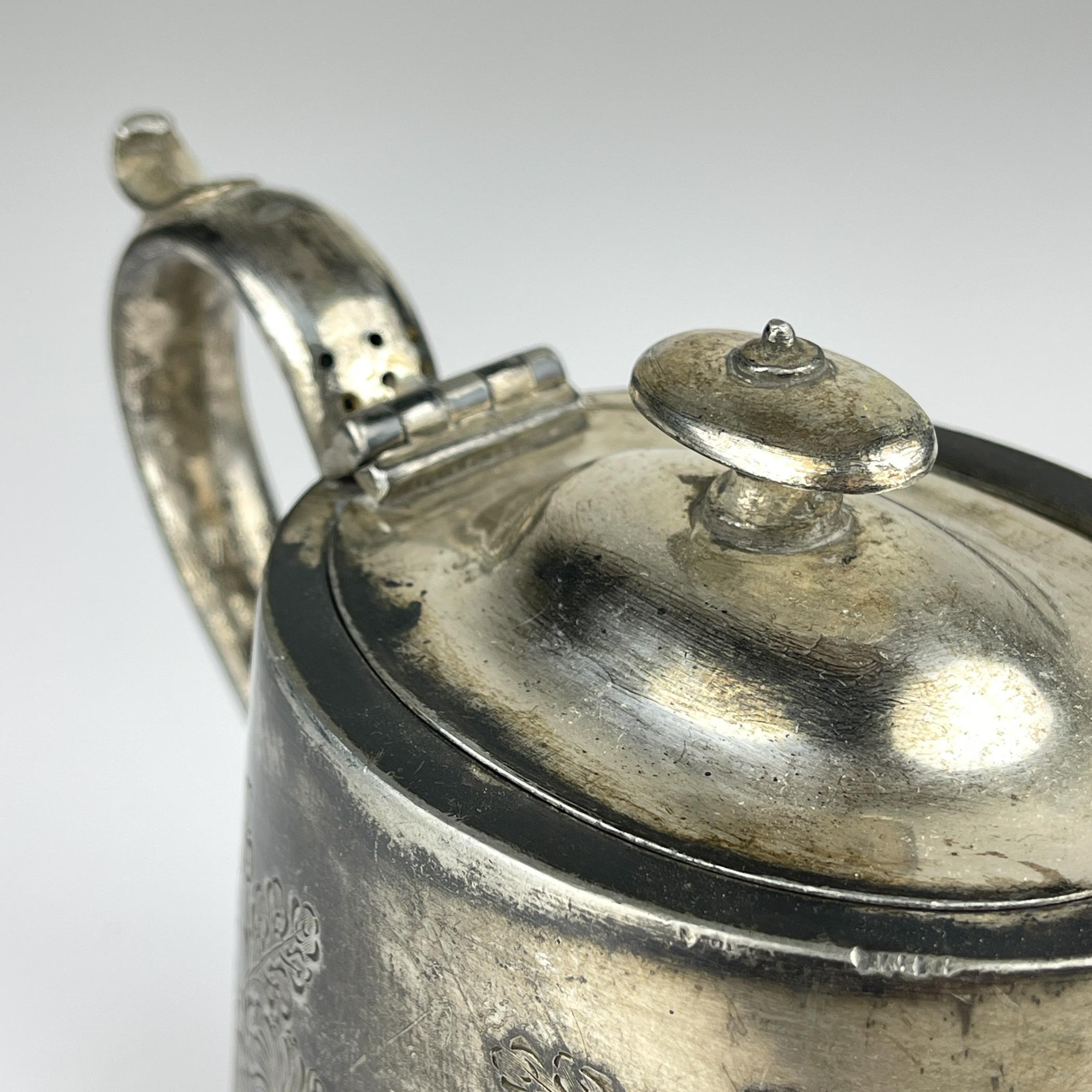 Antique silver plated teapot by Sheffield, England, 1890-1910s For Sale 1