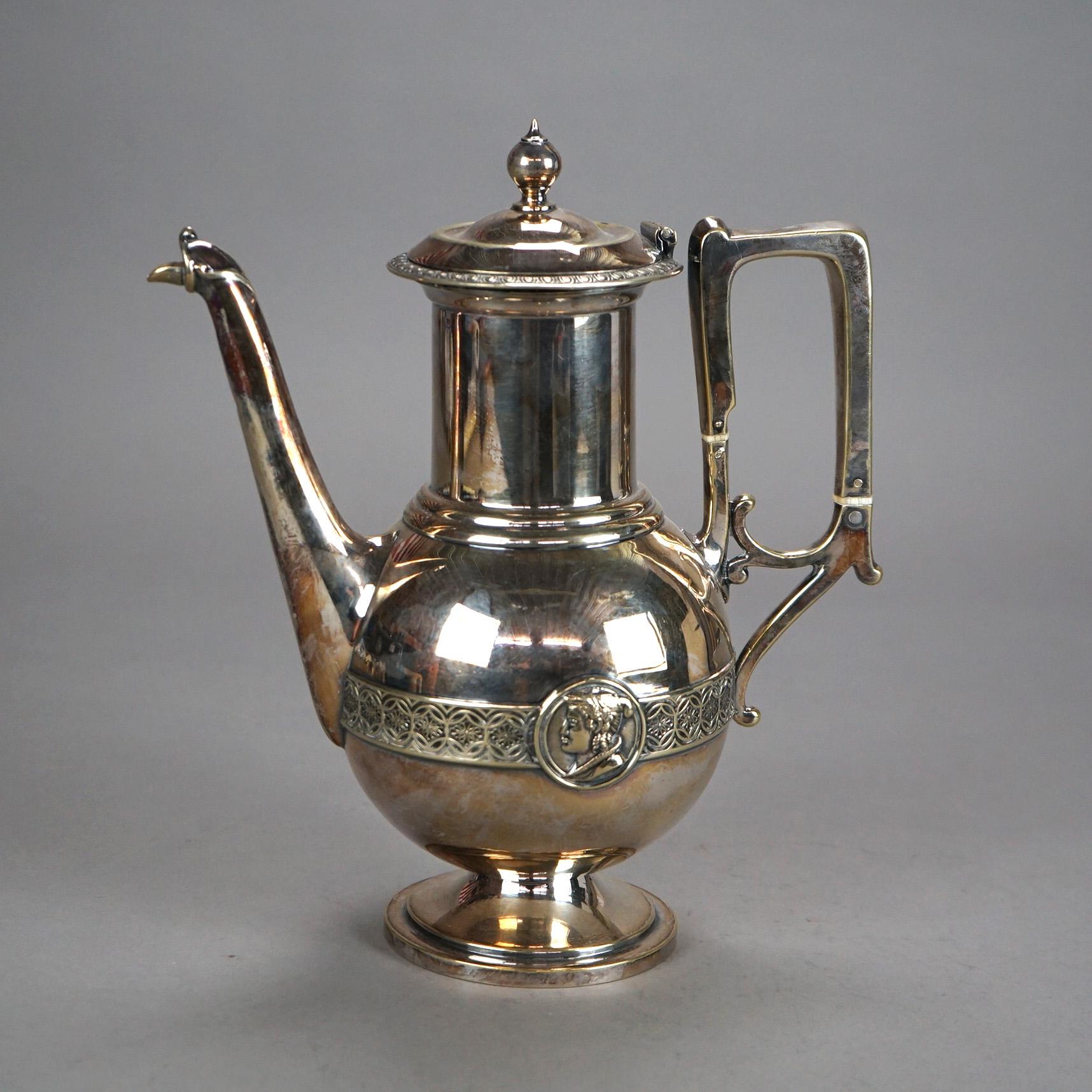 Théière ancienne en métal argenté C1890 en vente 6