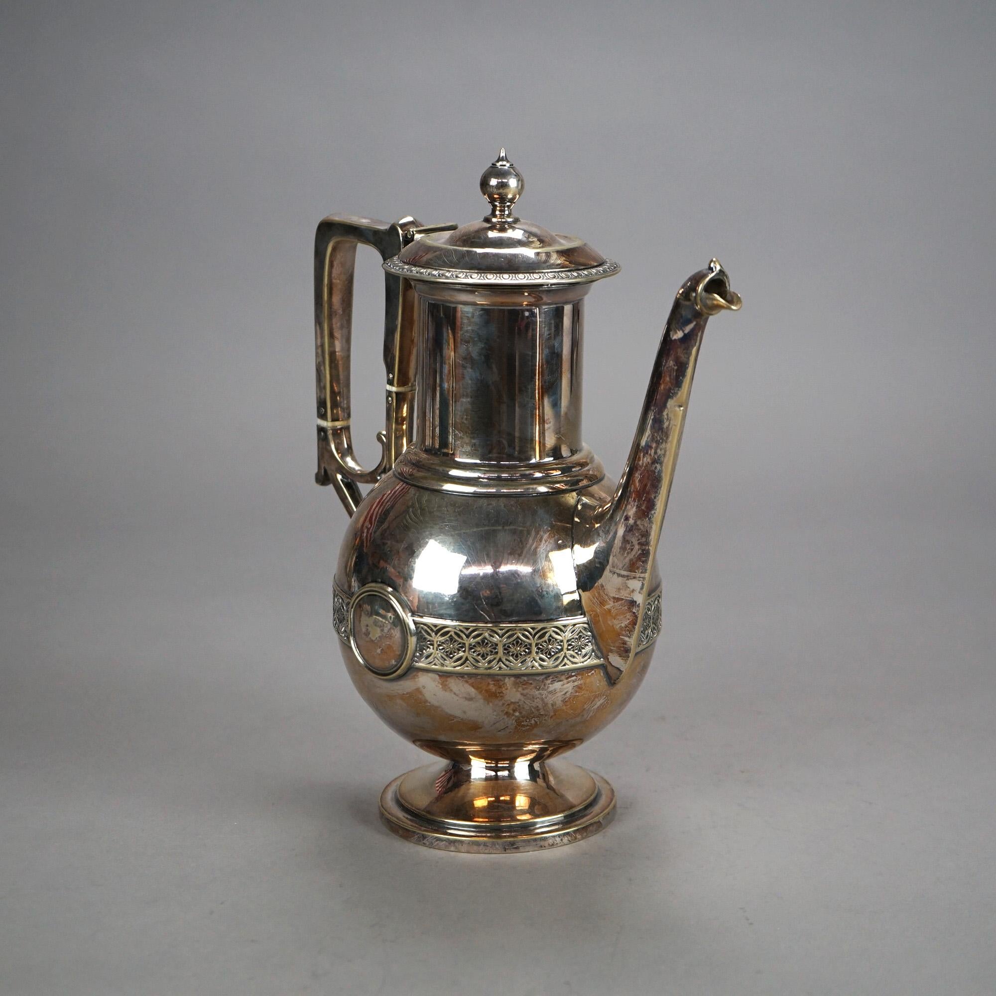 Théière ancienne en métal argenté C1890 en vente 1