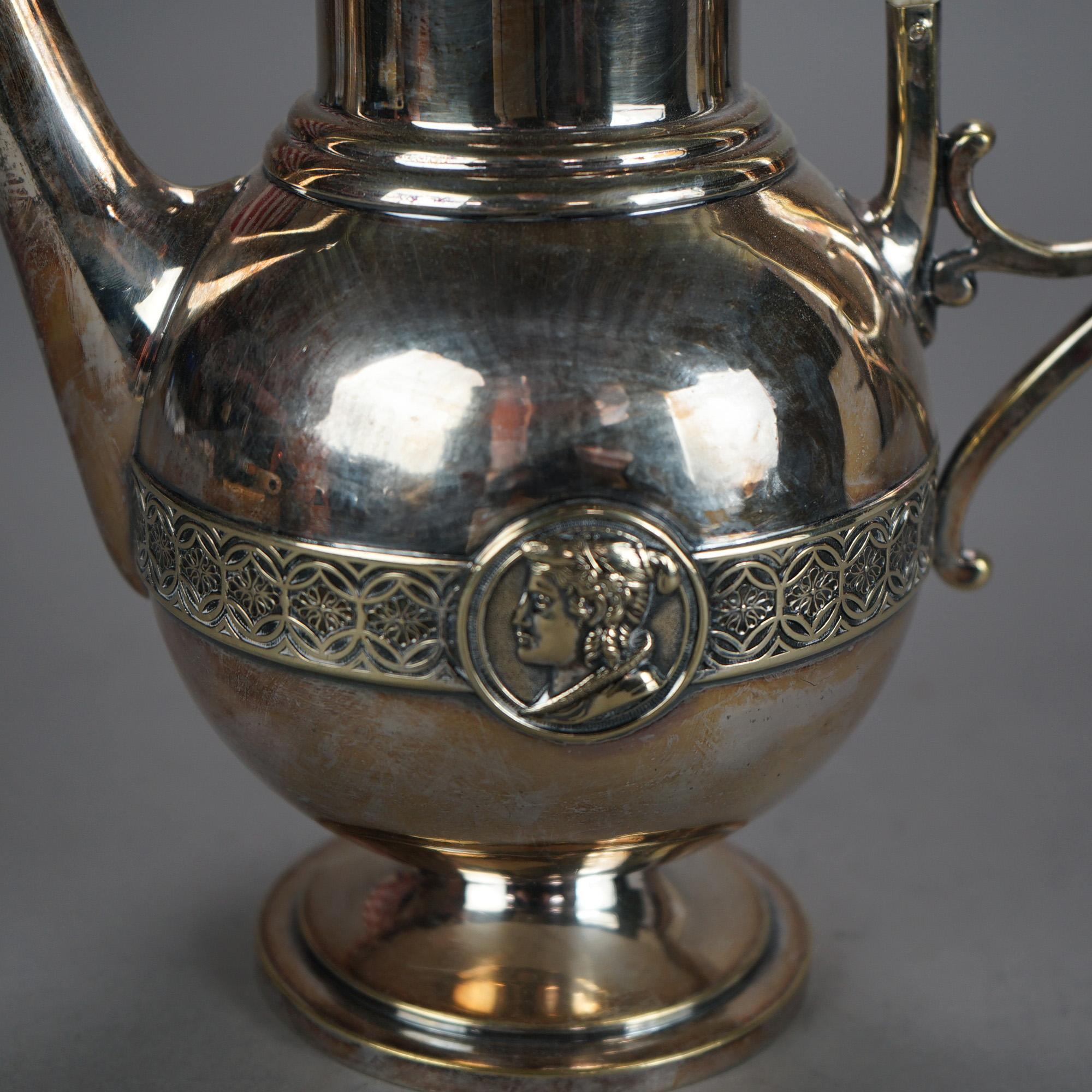 Théière ancienne en métal argenté C1890 en vente 4