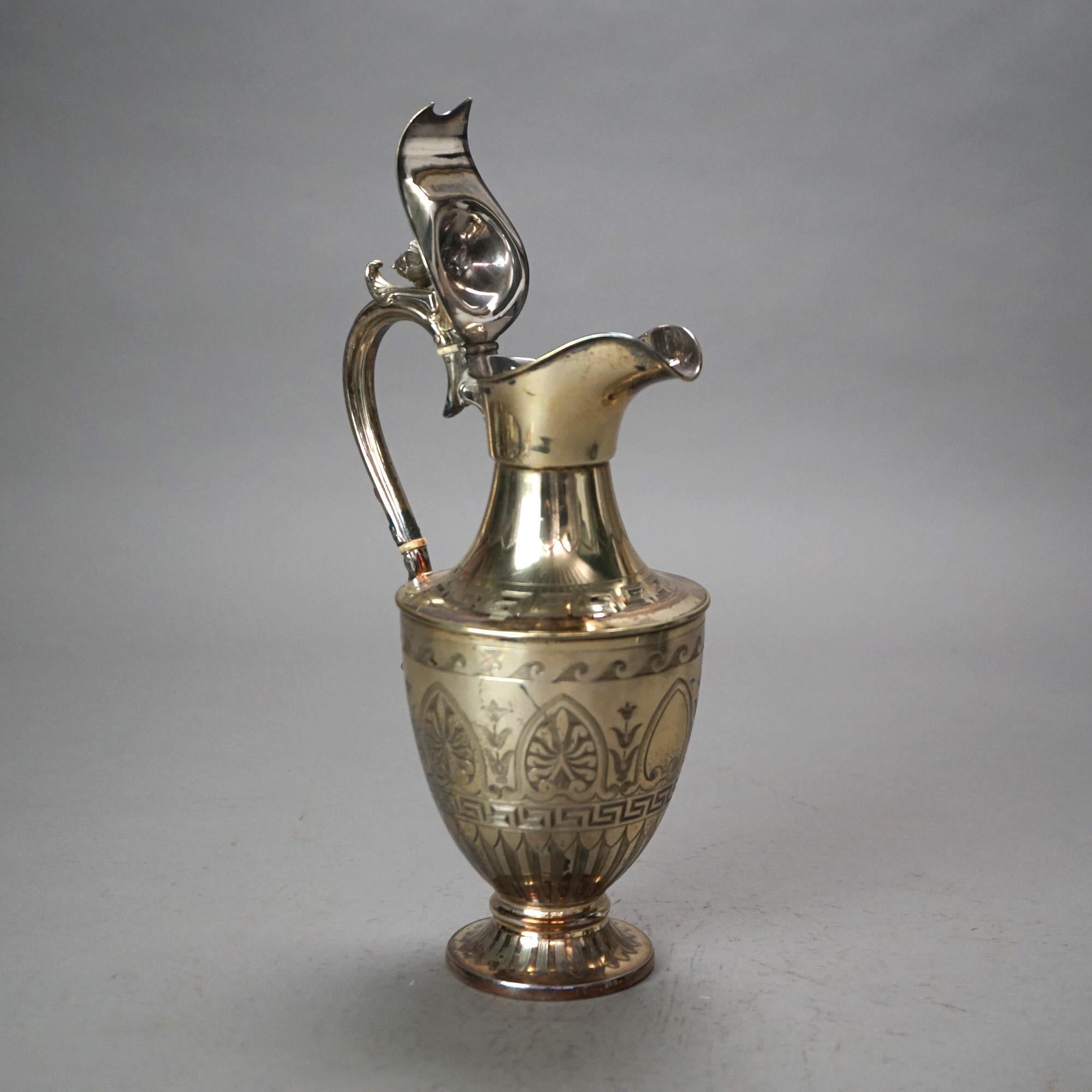 Antigua Tetera Plateada con Grabado Foliado C1890 Chapado en plata en venta