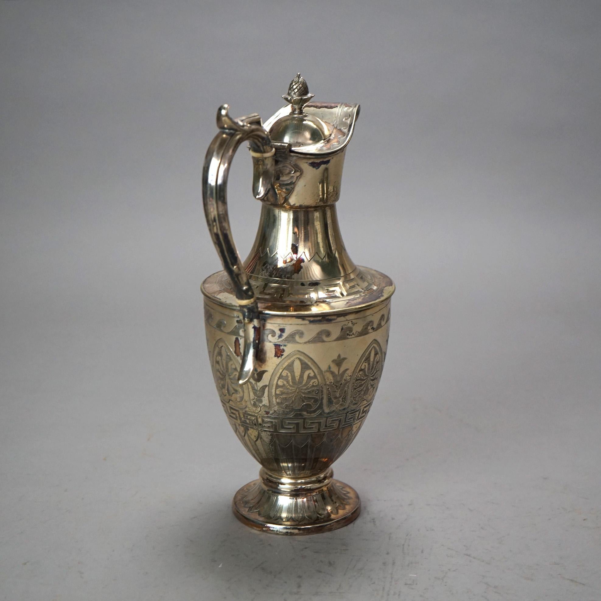 Antigua Tetera Plateada con Grabado Foliado C1890 en venta 3