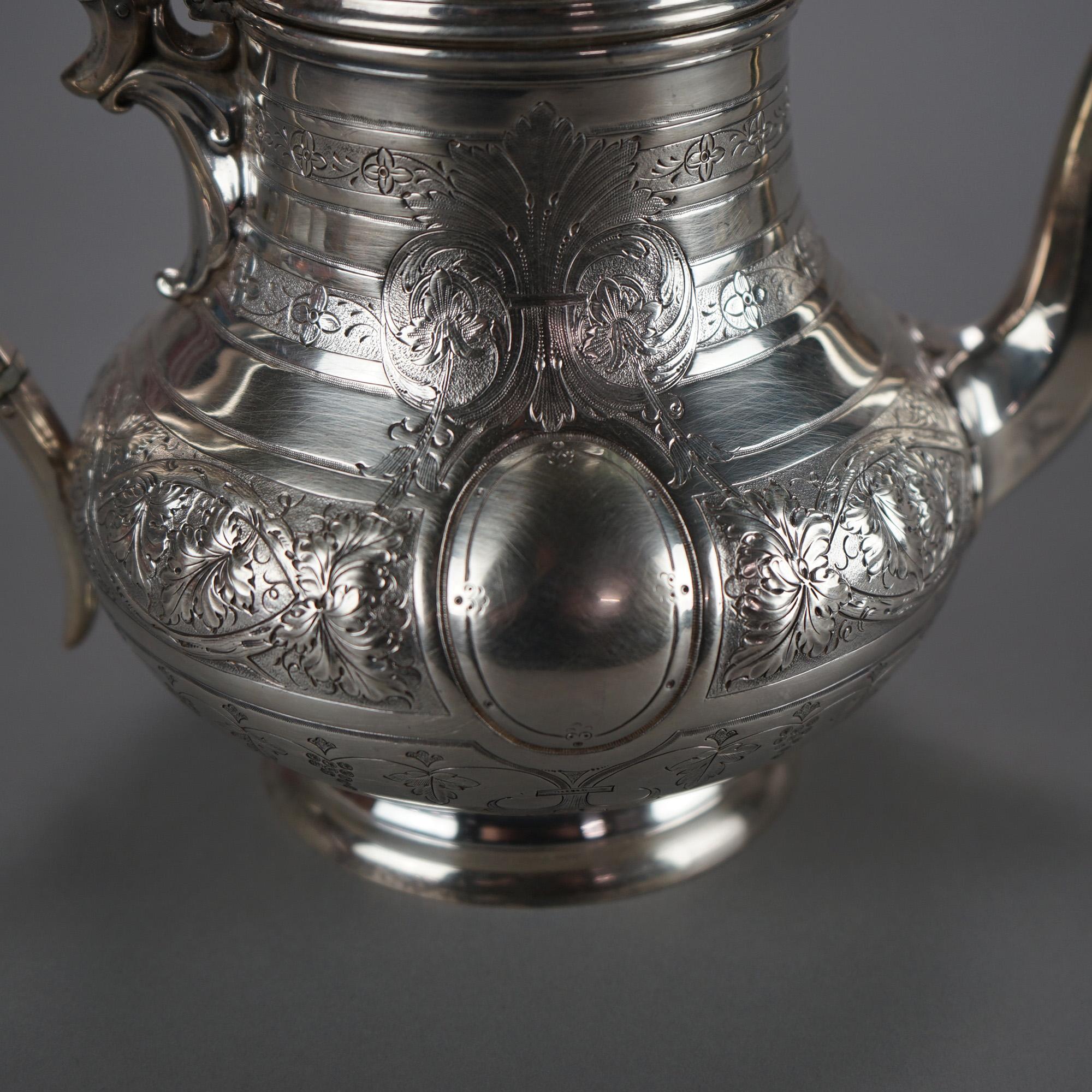 Tetera antigua plateada con remate foliado y grabado C1890 en Bueno estado para la venta en Big Flats, NY
