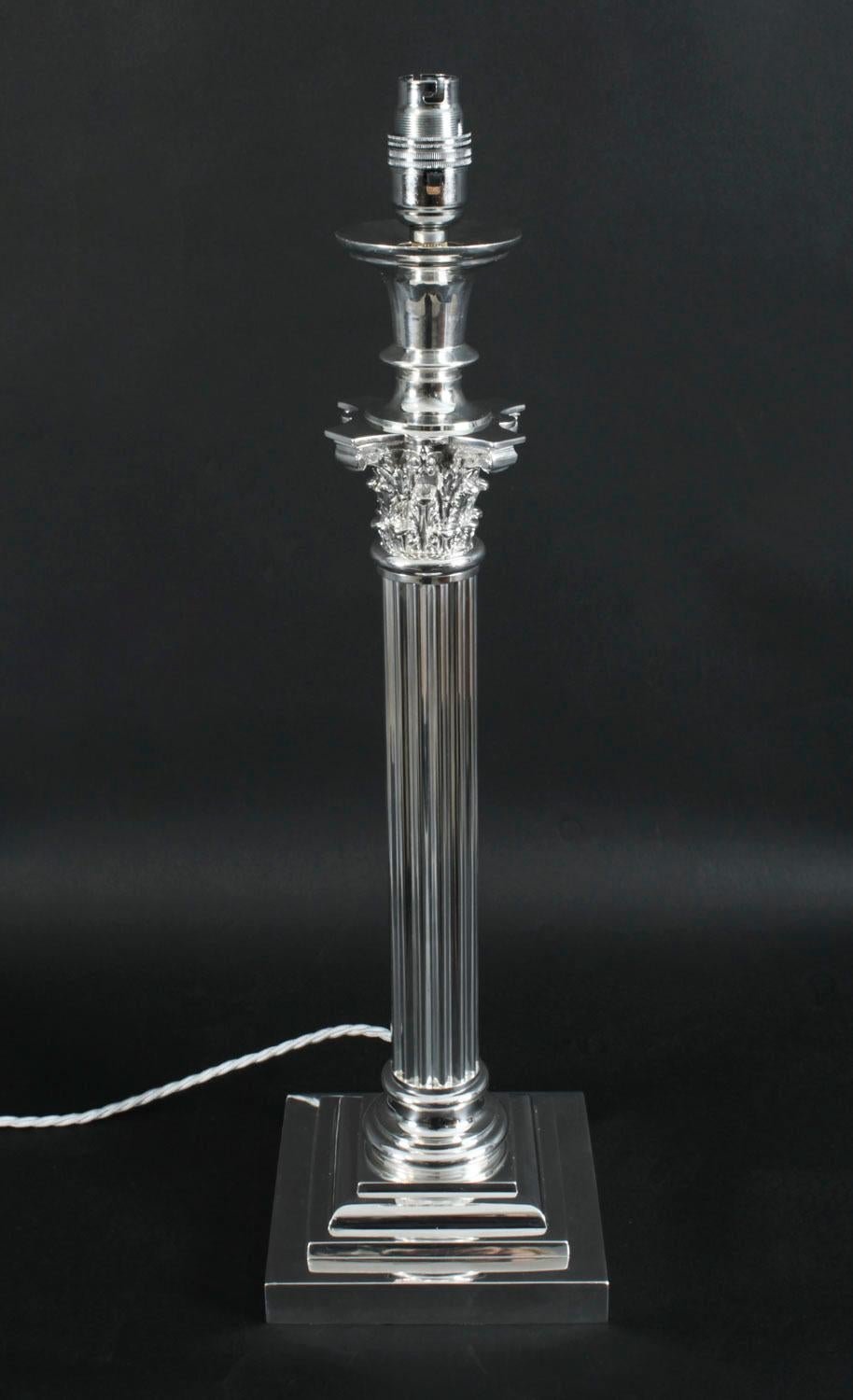 Lámpara de mesa antigua de columna corintia victoriana plateada Siglo XIX en Bueno estado para la venta en London, GB
