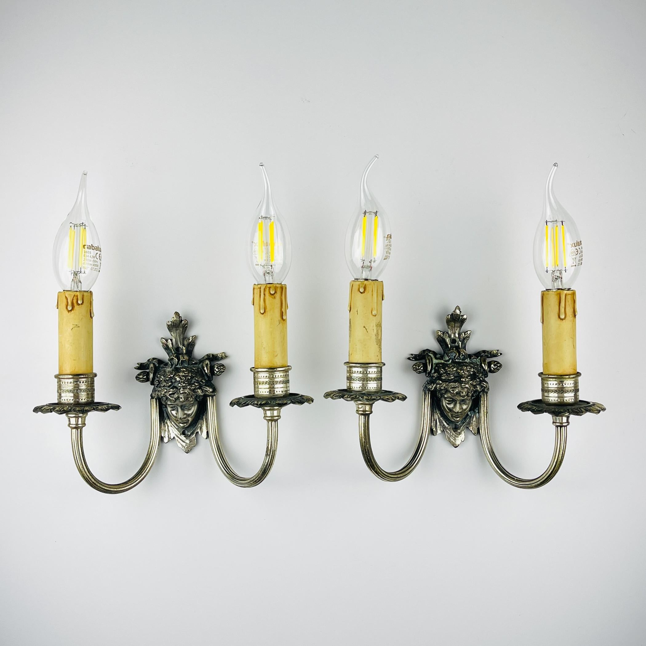 Antike versilberte Wandleuchte, Frankreich, 1930er Jahre, 2er-Set, Set (Französisch) im Angebot