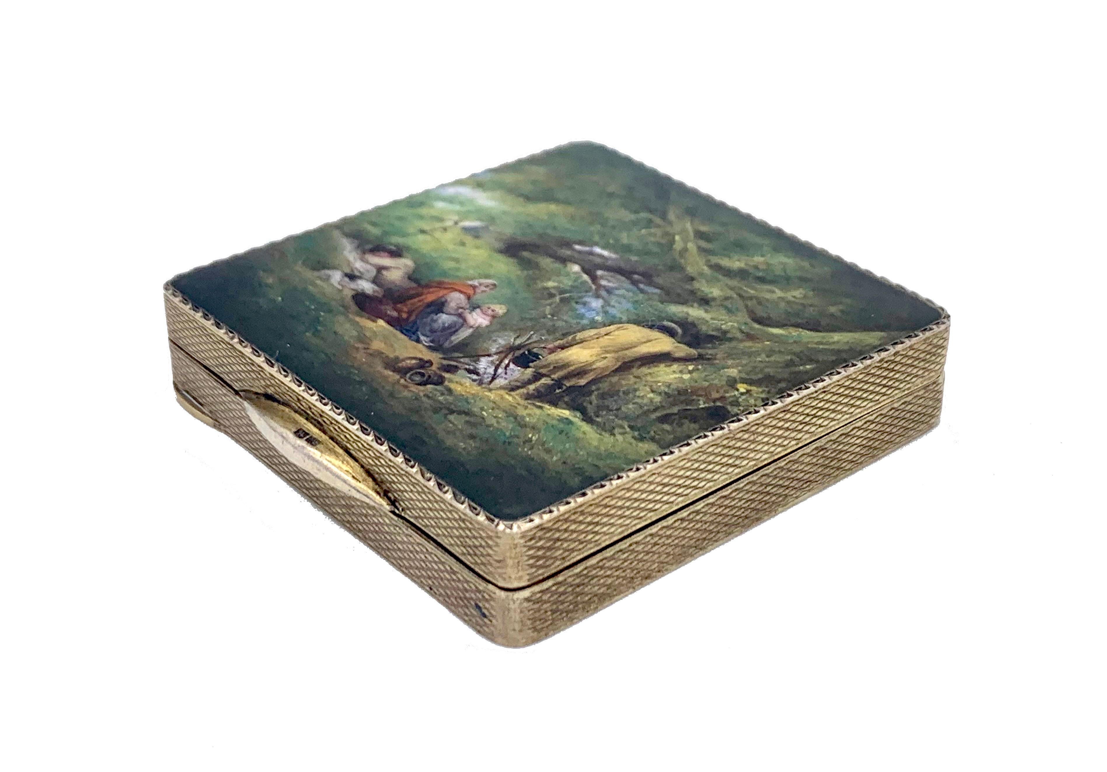 Belle Époque Argent antique  Boîte à poudre compacte, peinture de scène de genre, argent doré en vente