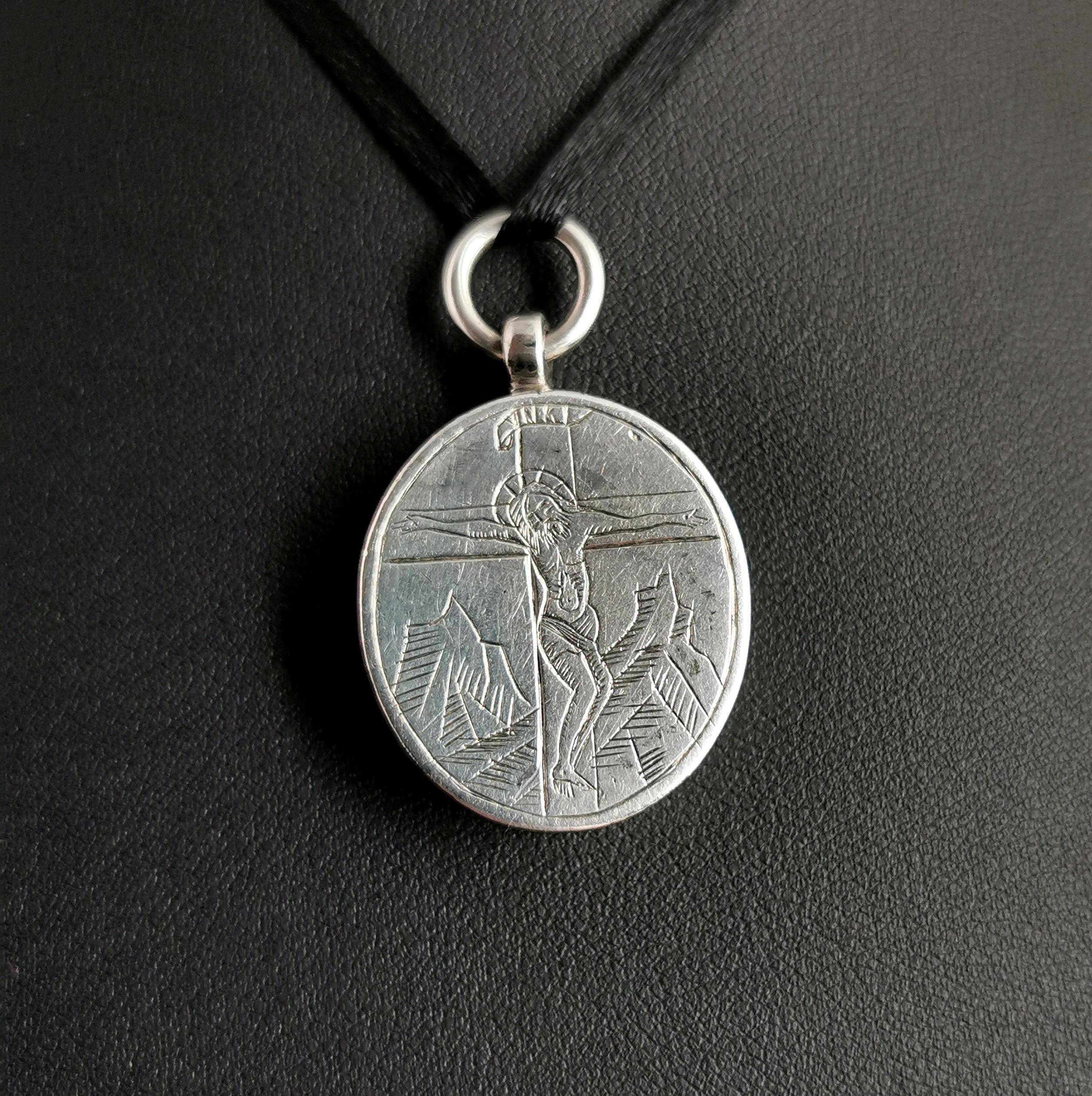 Antique Silver Reliquary Locket Pendant, Inri, Mourning, Religious For Sale 8