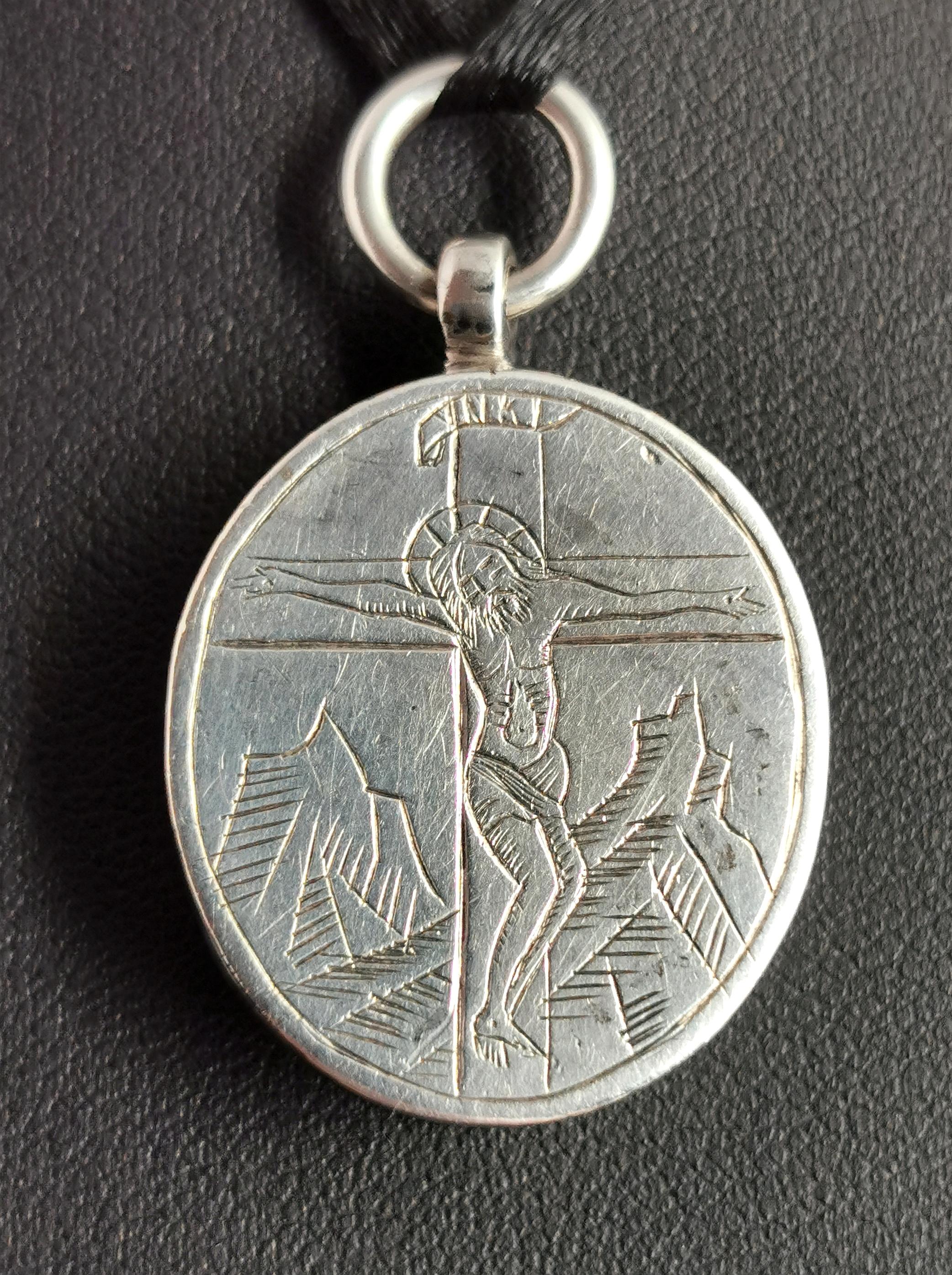 Antique Silver Reliquary Locket Pendant, Inri, Mourning, Religious For Sale 10