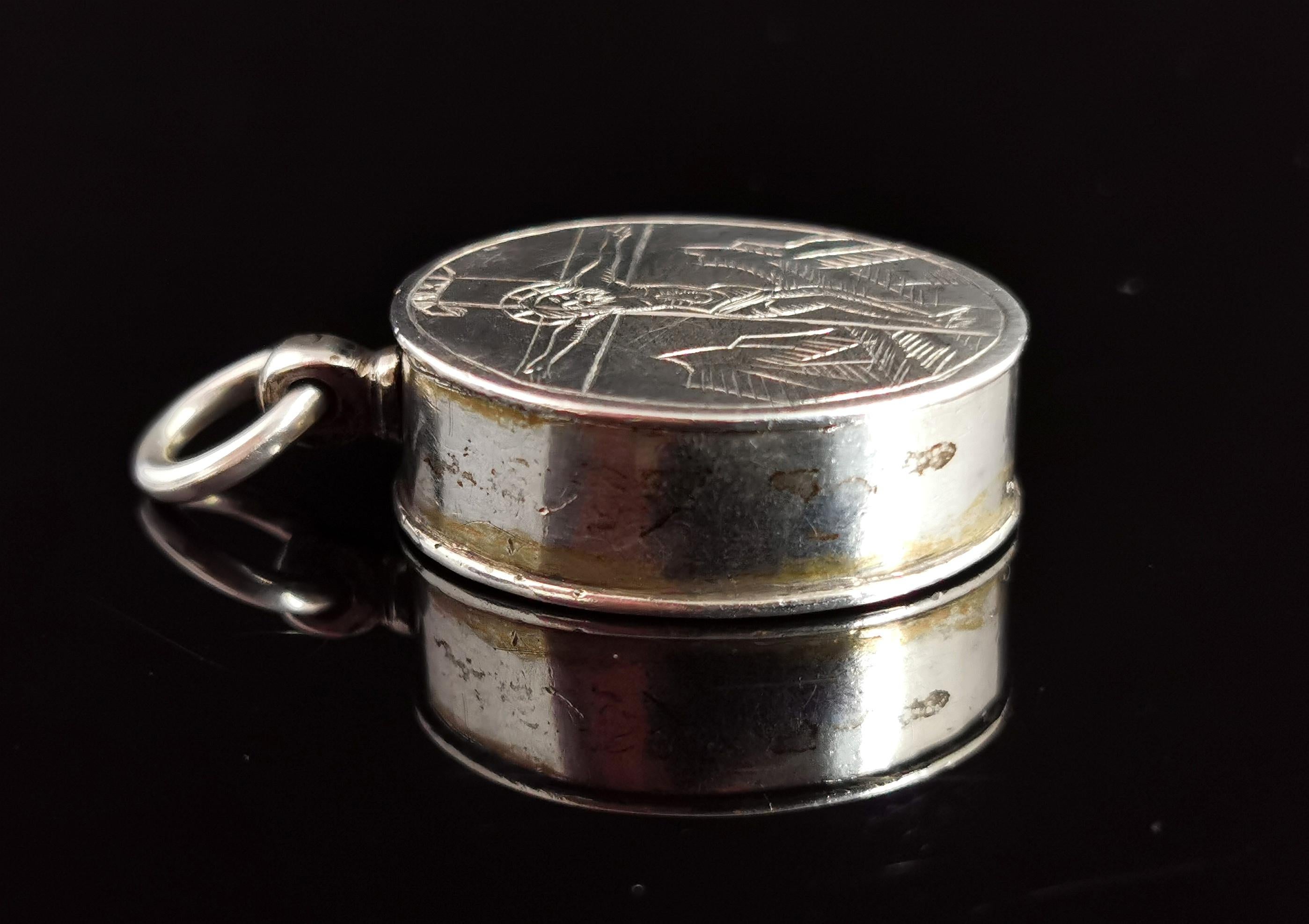 Antique Silver Reliquary Locket Pendant, Inri, Mourning, Religious In Fair Condition For Sale In NEWARK, GB