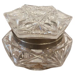 Ancienne boîte octogonale en cristal Sunburst bordée d'argent