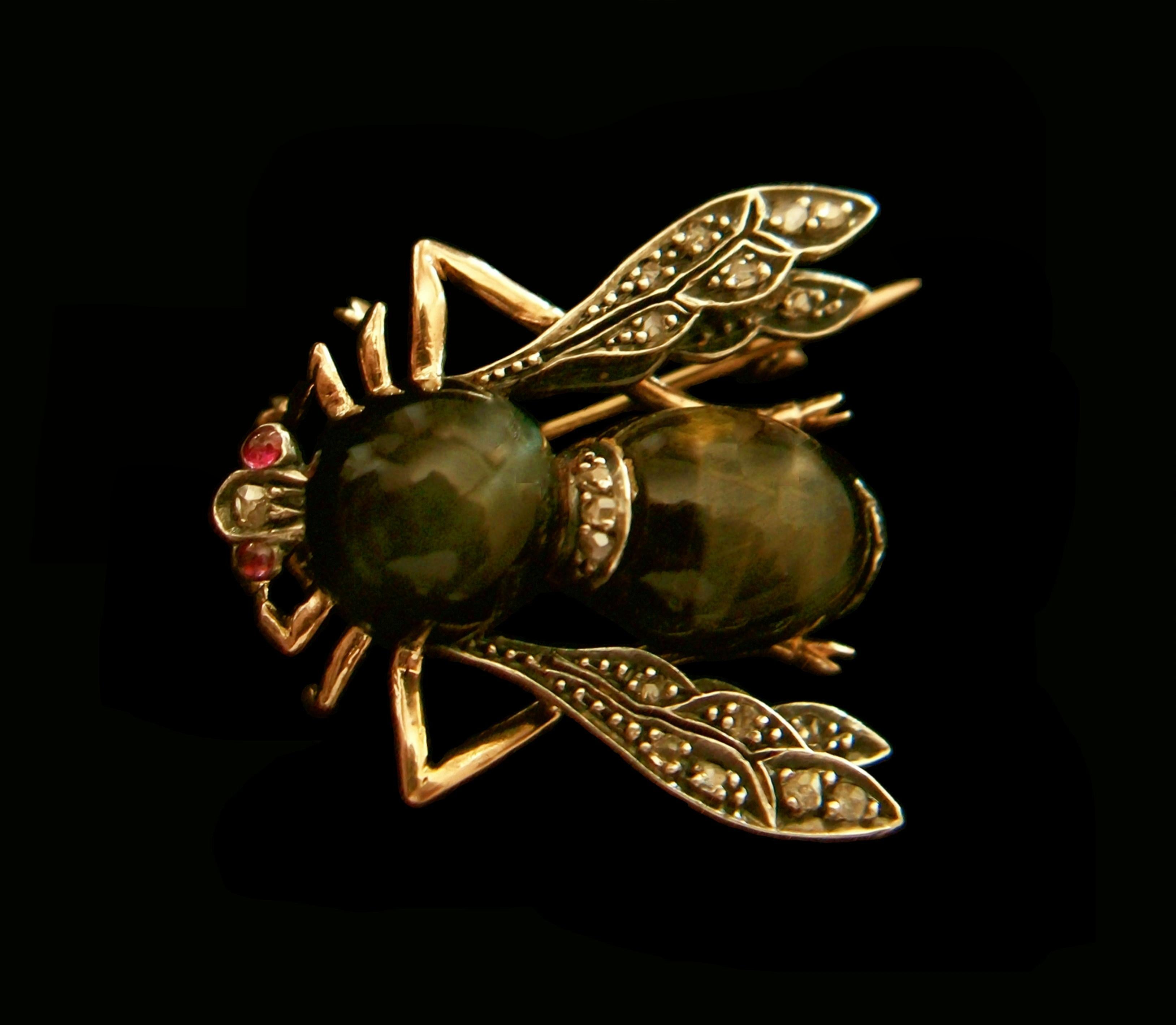Cabochon Antique Silver, Rose Gold & Cat's Eye Quartz Bee Brooch - France - Circa 1870's For Sale