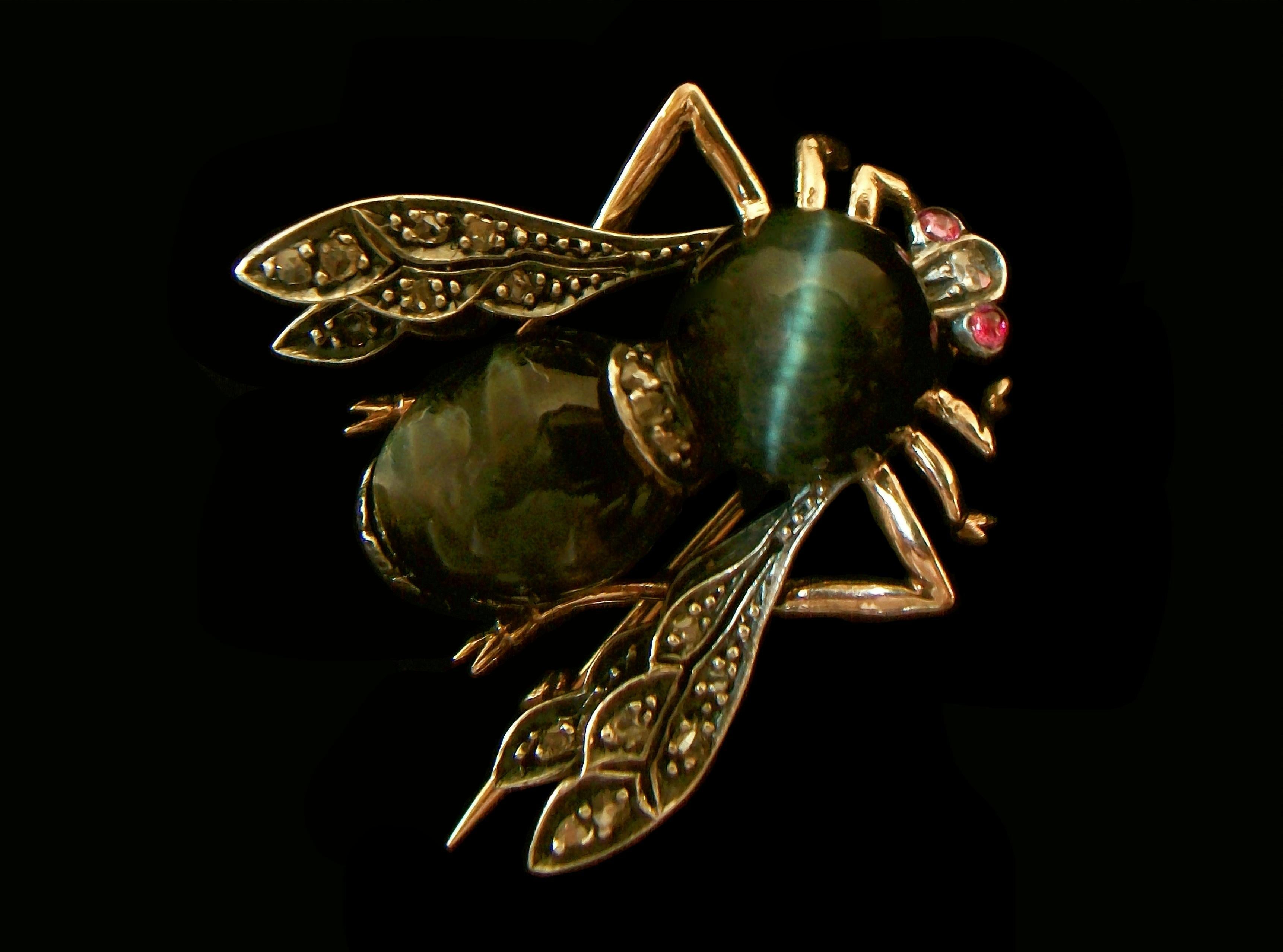 Cabochon Antique Silver, Rose Gold & Cat's Eye Quartz Bee Brooch - France - Circa 1870's For Sale