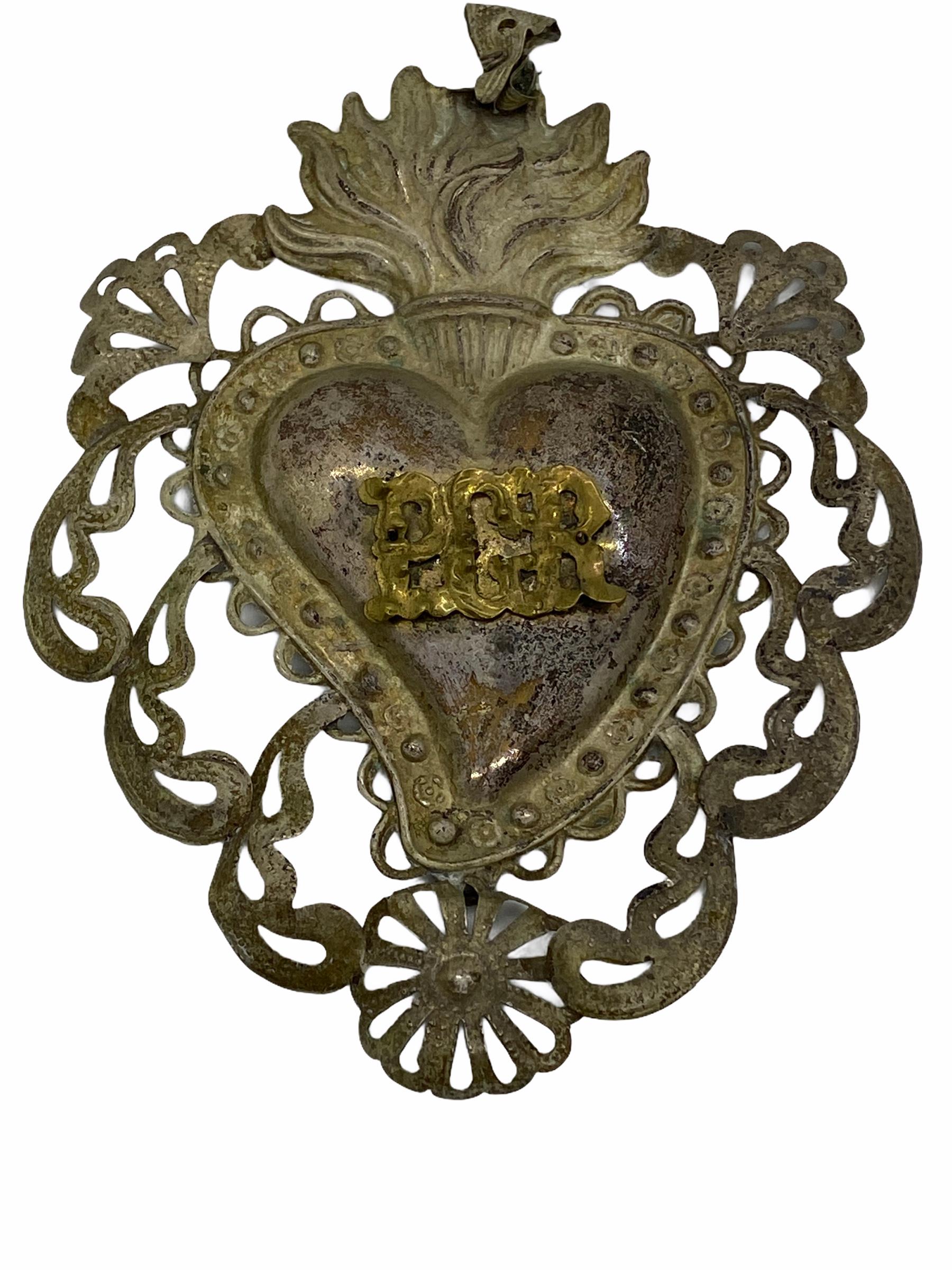 Beautiful Silver Sacred Heart Ex Voto Monogramed, Antique European, 1910s In Good Condition In Nuernberg, DE