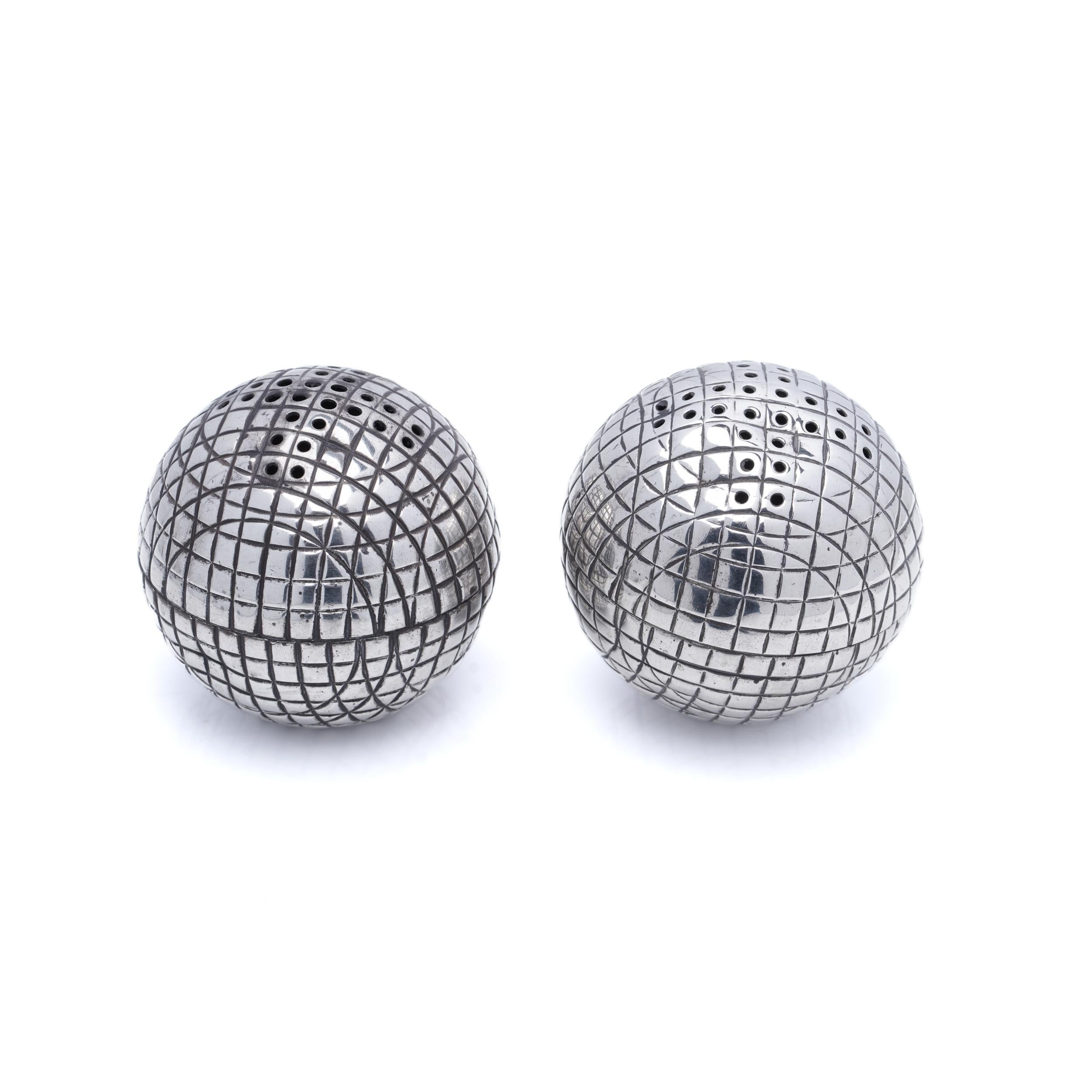 Britannique Salières et poivrières anciennes en argent, Londres, 1893 en vente