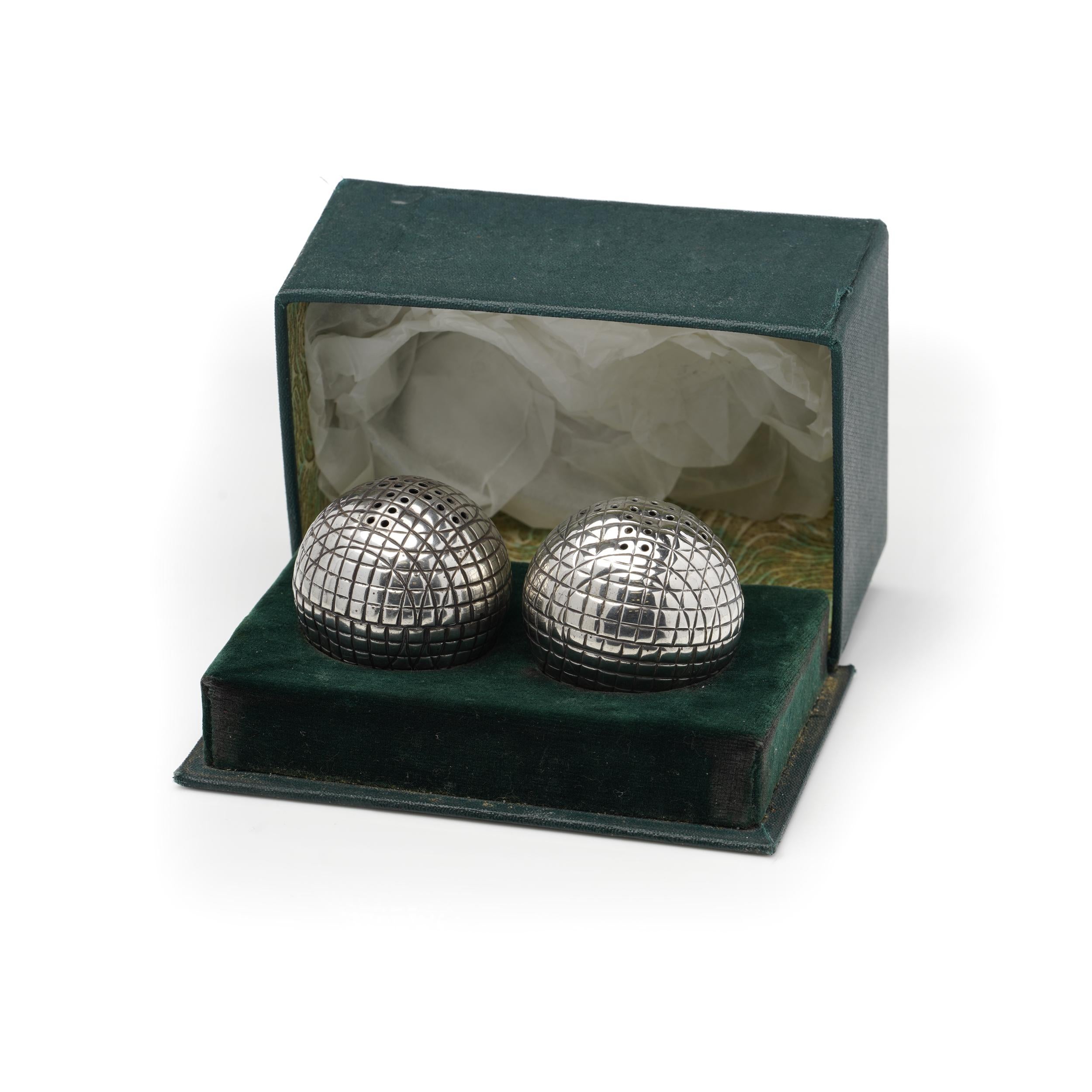 Salières et poivrières anciennes en argent, Londres, 1893 en vente 1
