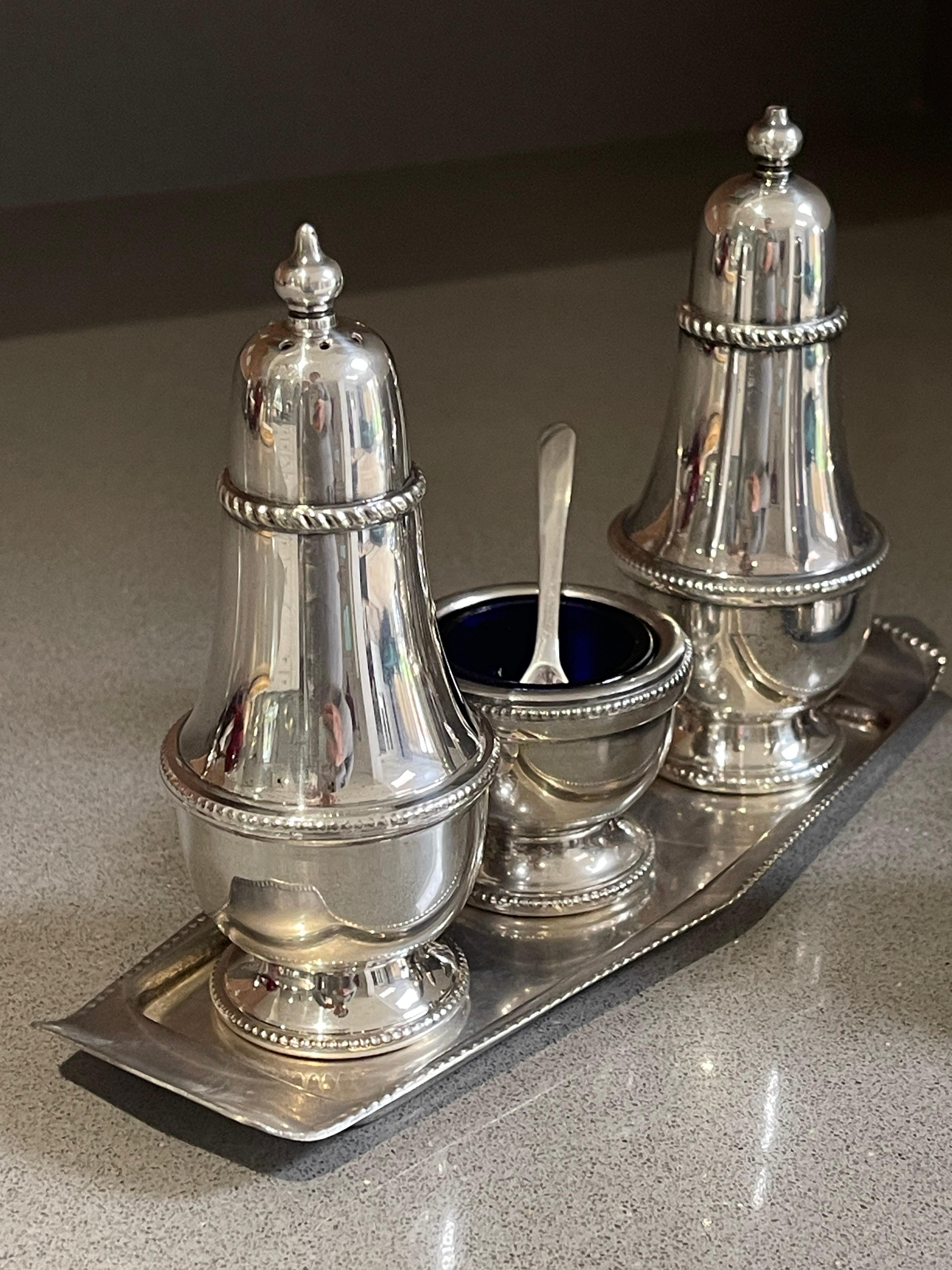 Antique Silver Salt Pepper Shaker, Art Deco Decorative Condiment Set with Tray  For Sale 1