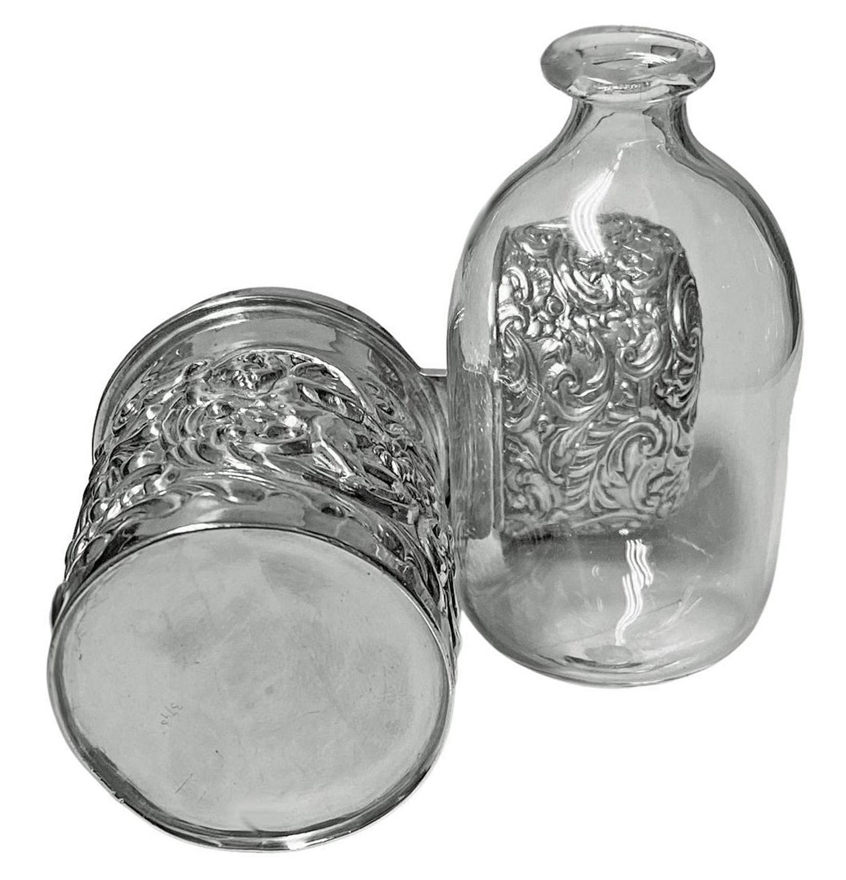 Antique Silver Scent Bottle with Removeable Glass Interior, London 1895 William 3