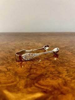 Set di sei cucchiaini da tè e zuccheriere in argento antico