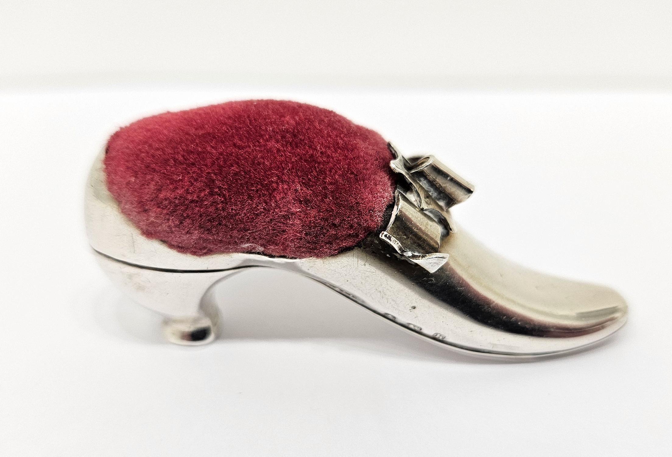 Antique Silver Shoe Pin Cushion by Adie & Lovekin, Birmingham, 1907 In Good Condition For Sale In London, GB
