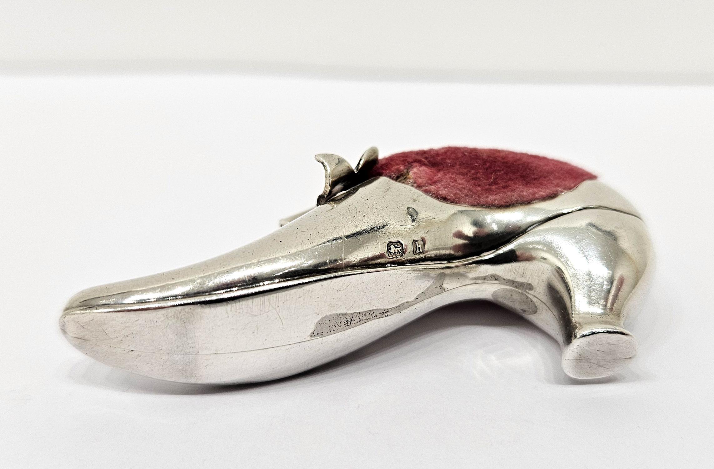 Antique Silver Shoe Pin Cushion by Adie & Lovekin, Birmingham, 1907 For Sale 1