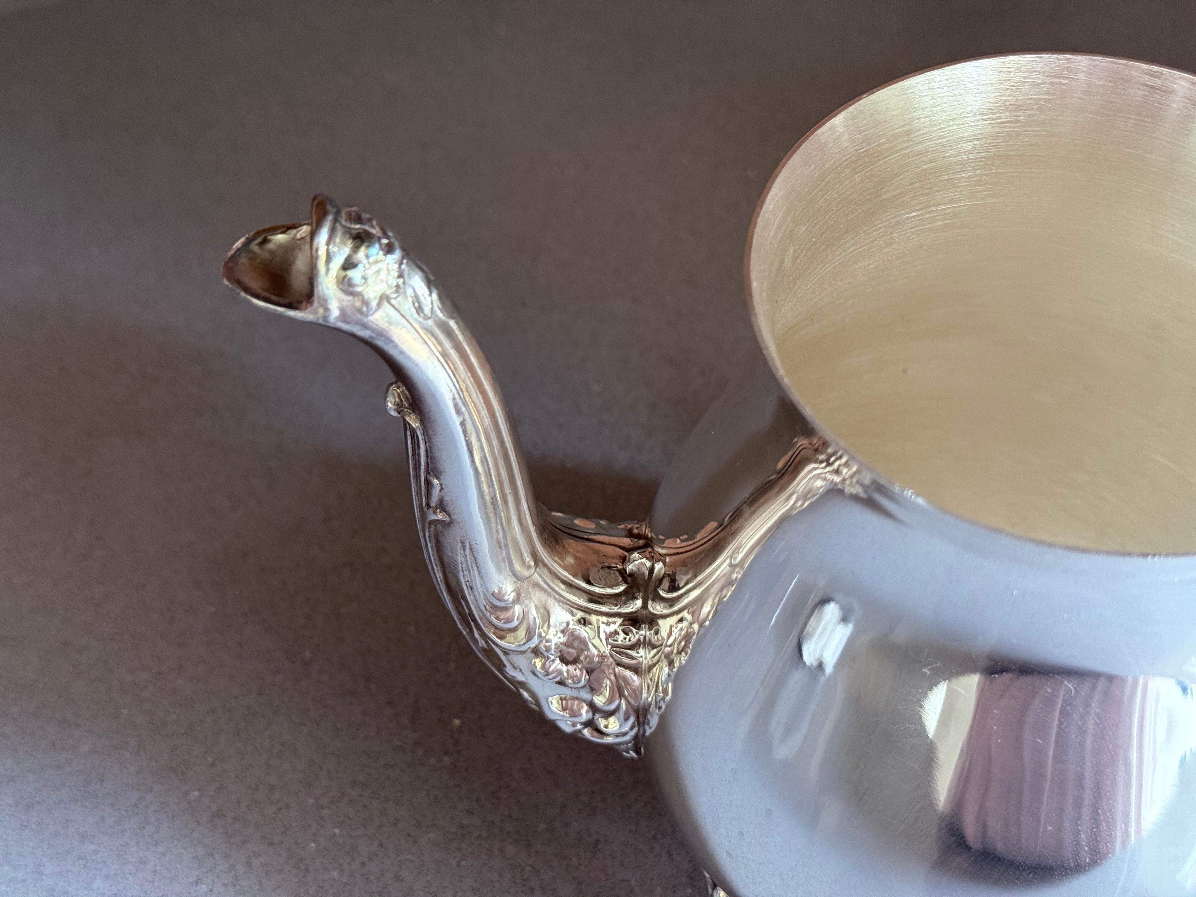 Service à thé et à café en argent ancien, 4 pièces, service à pied, poignées ornées couvercles en vente 4