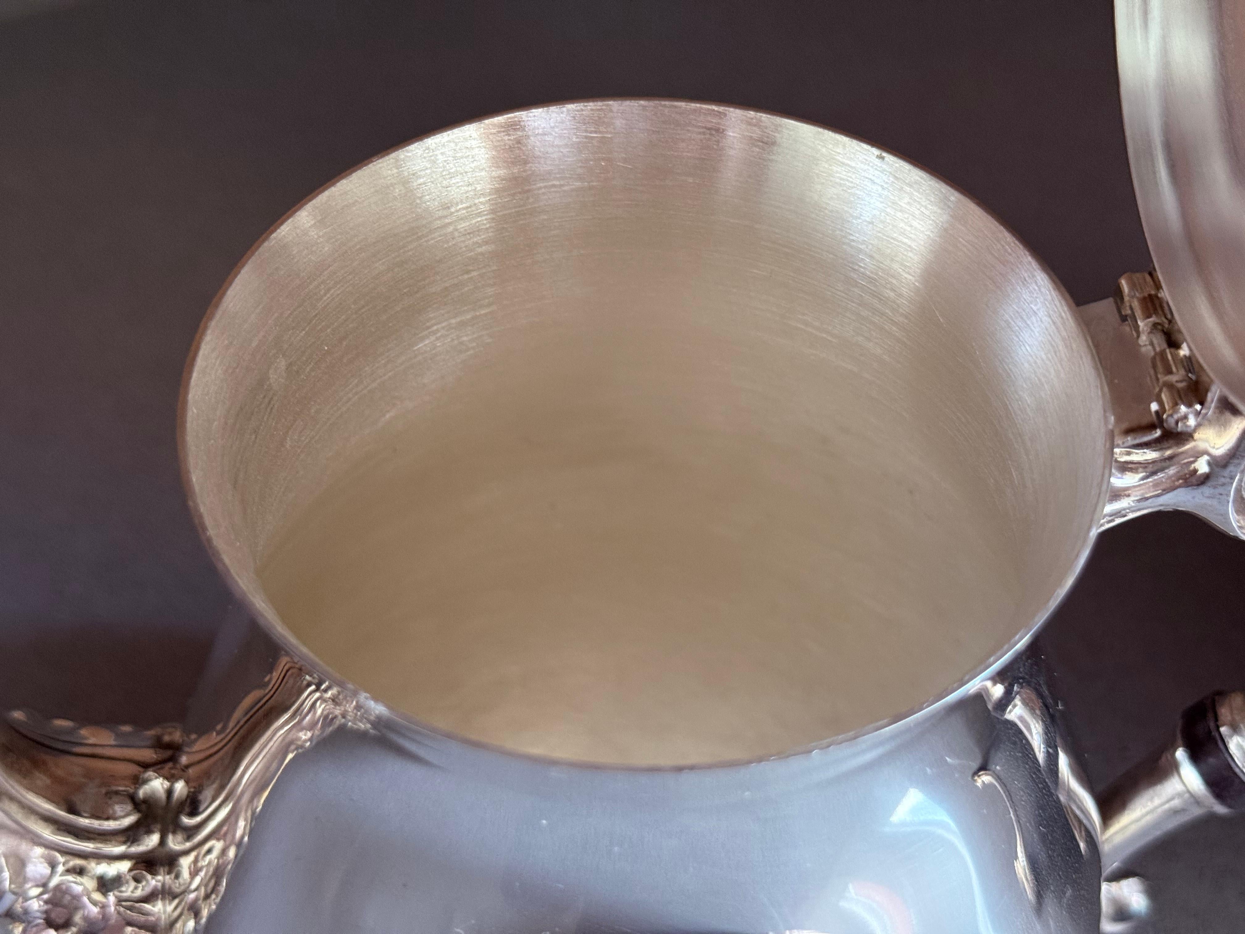 Service à thé et à café en argent ancien, 4 pièces, service à pied, poignées ornées couvercles en vente 5