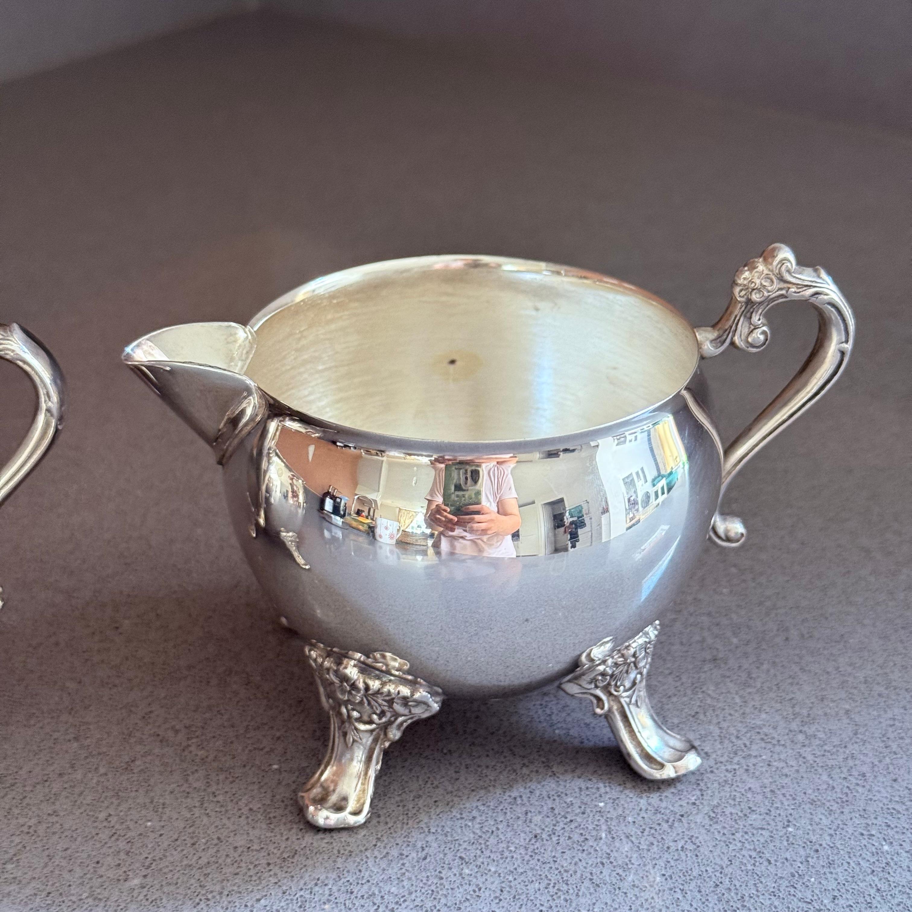 Rococo Service à thé et à café en argent ancien, 4 pièces, service à pied, poignées ornées couvercles en vente