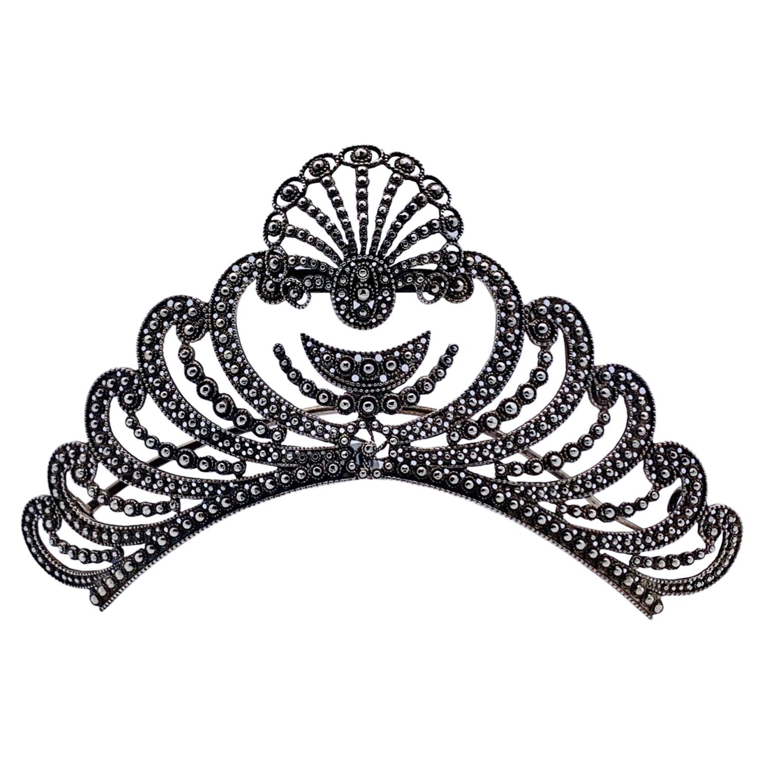 Antikes silbernes Jakobsmuschel-Kopfschmuck Crescent Tiara im Angebot