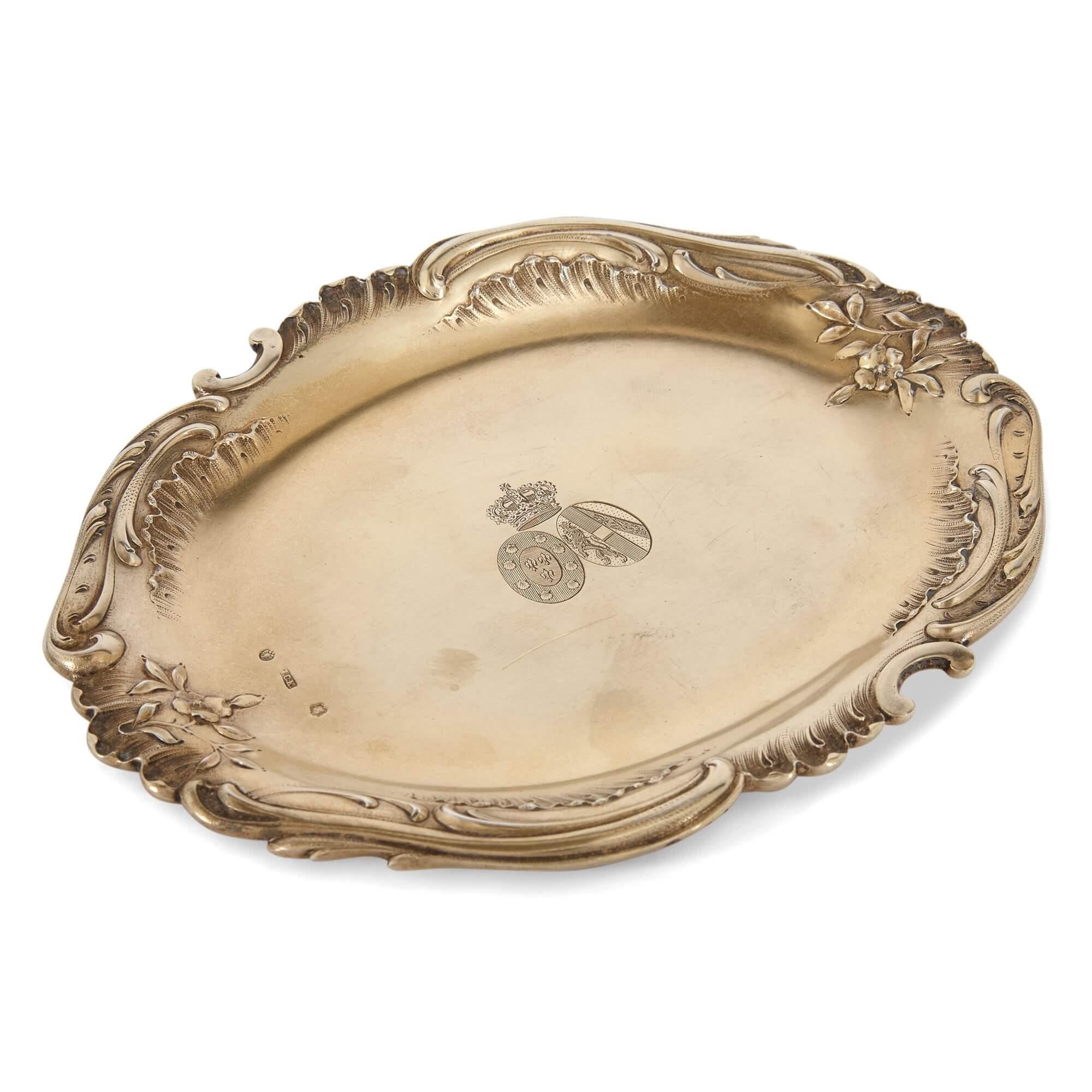 Juego de tocador de plata antigua para el duque de Parma por Josef Carl Klinkosch Rococó en venta