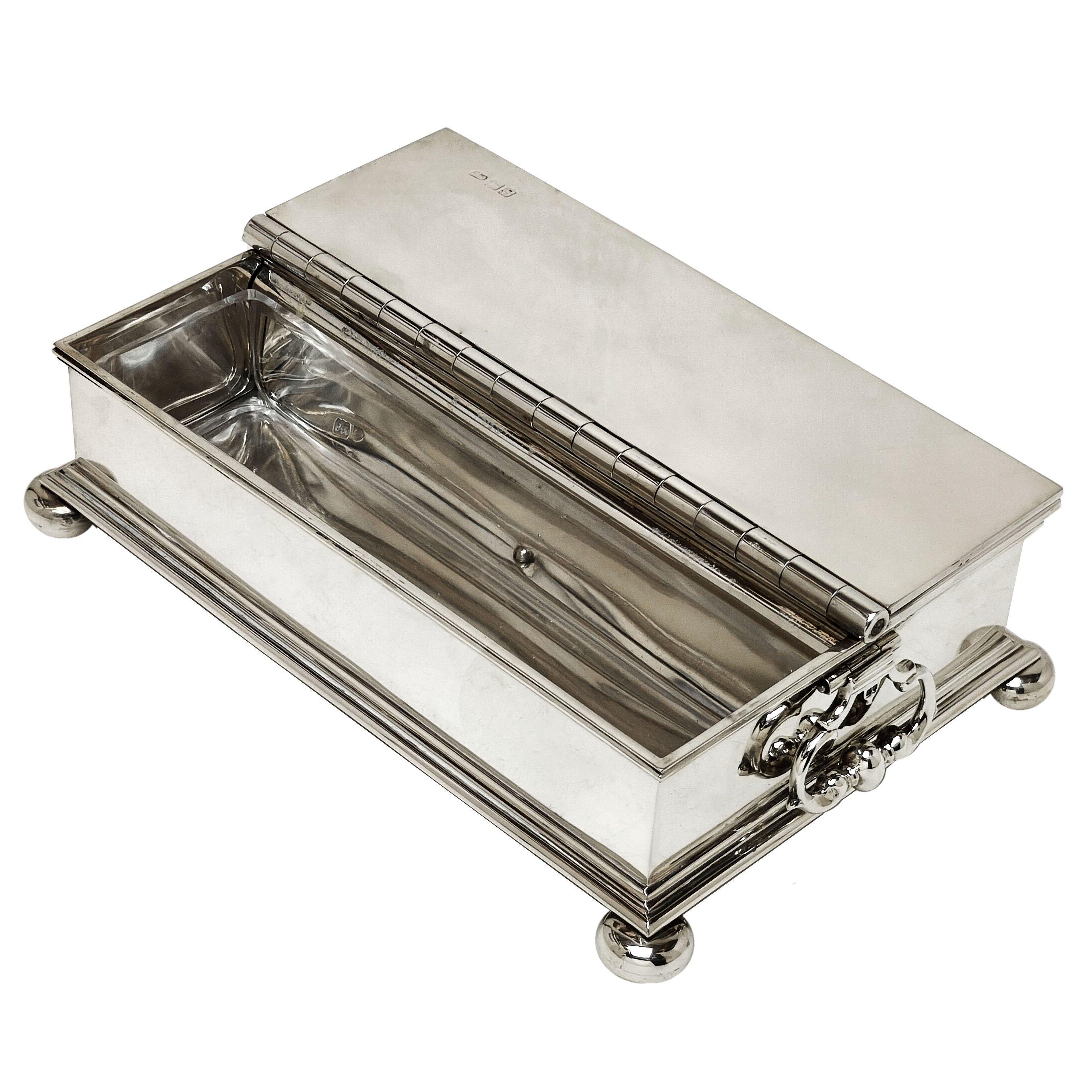 Argento 925 Antico calamaio del Tesoro in argento / Desk Tidy 1913 di Harrods Stores Ltd in vendita