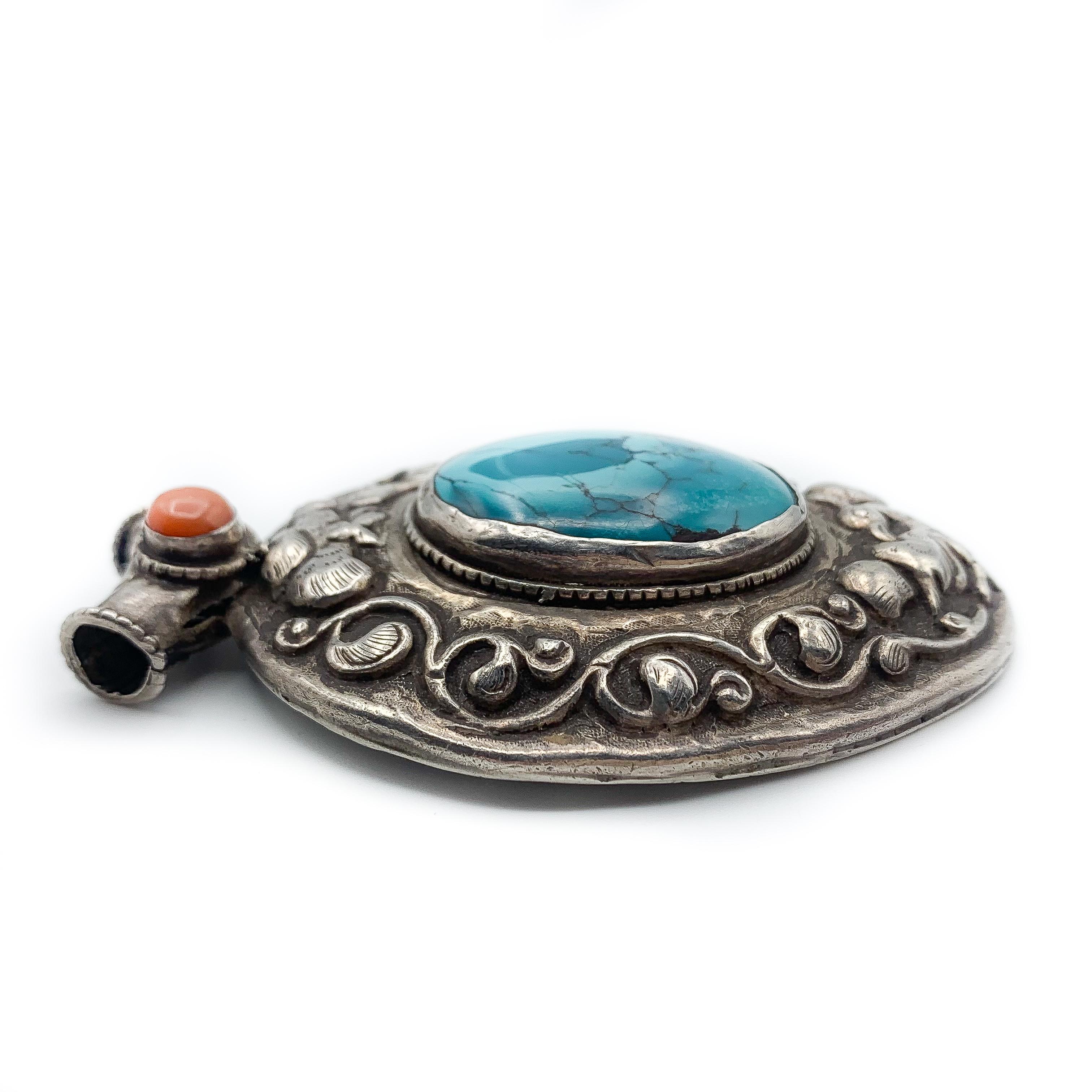 Taille ovale Pendentif ancien en argent avec agate turquoise et agate fabriqué au Tibet  en vente