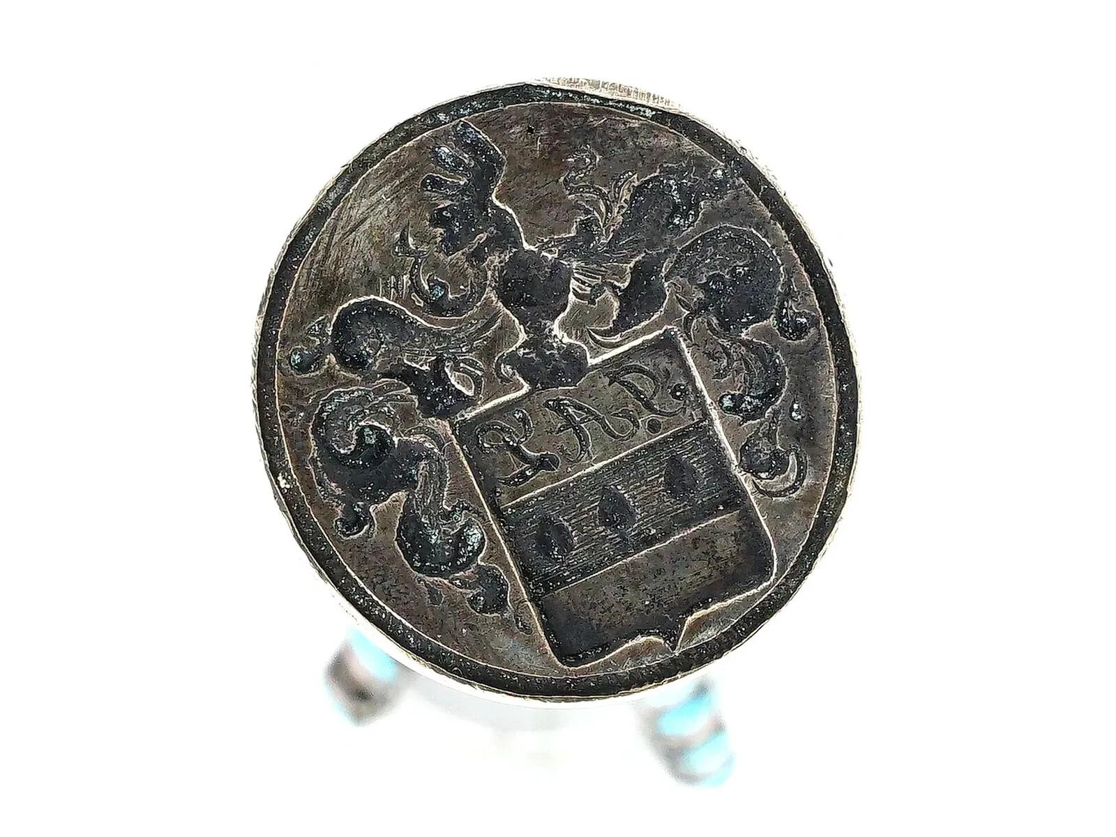 Antique Silver Turquoise And Garnet Mounted Black Agate Seal In Good Condition For Sale In New York, NY
