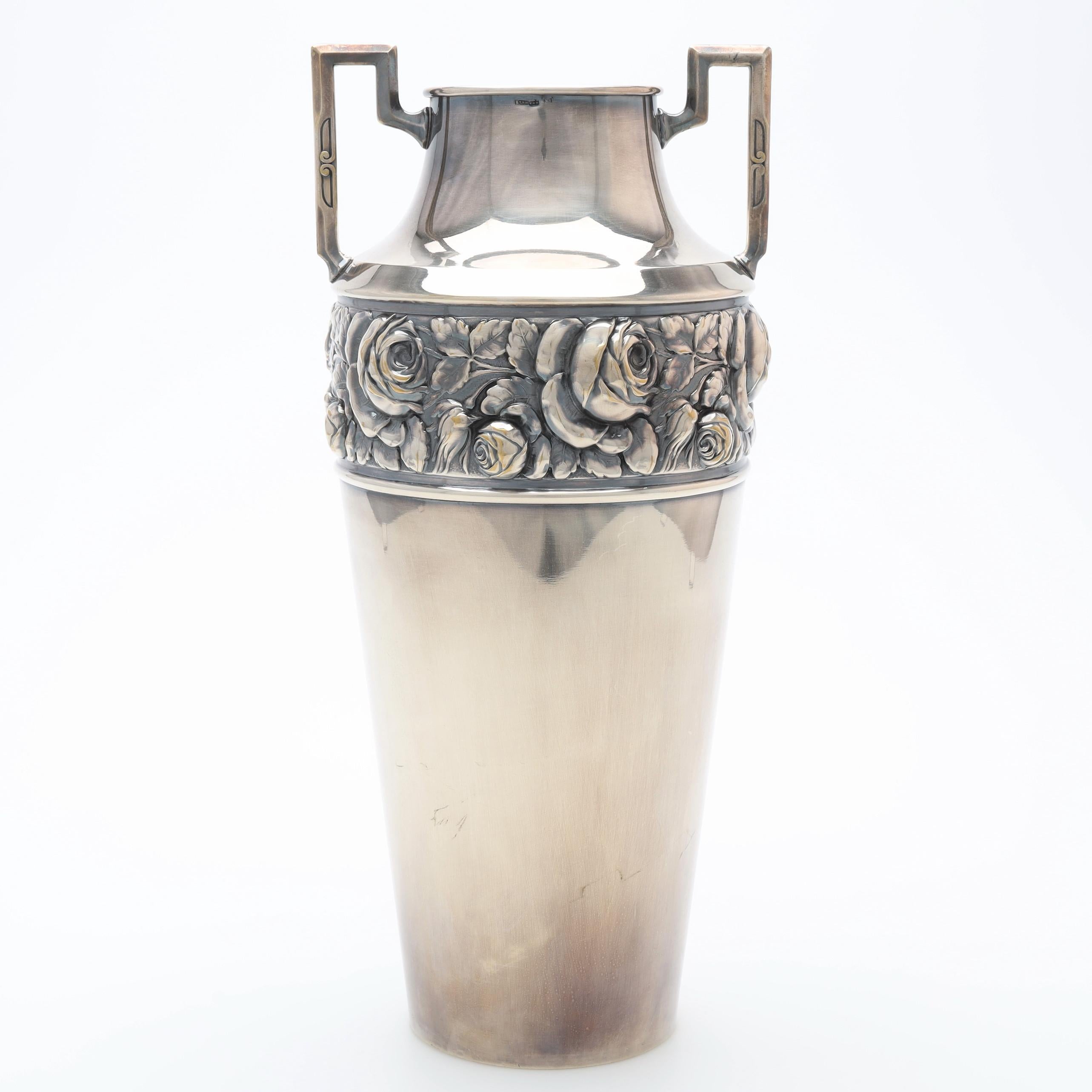 Antique Silver Vase, European Art Deco Decorative Cup, Floral Pendant Vase In Excellent Condition For Sale In Wembley, GB