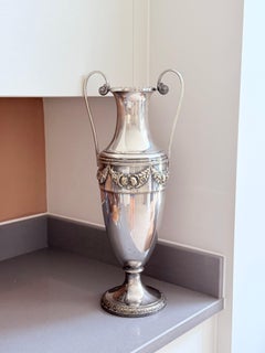 Vaso d'argento d'epoca, Coppa decorativa in stile Art Déco europeo, Grande vaso a forma di pendente floreale