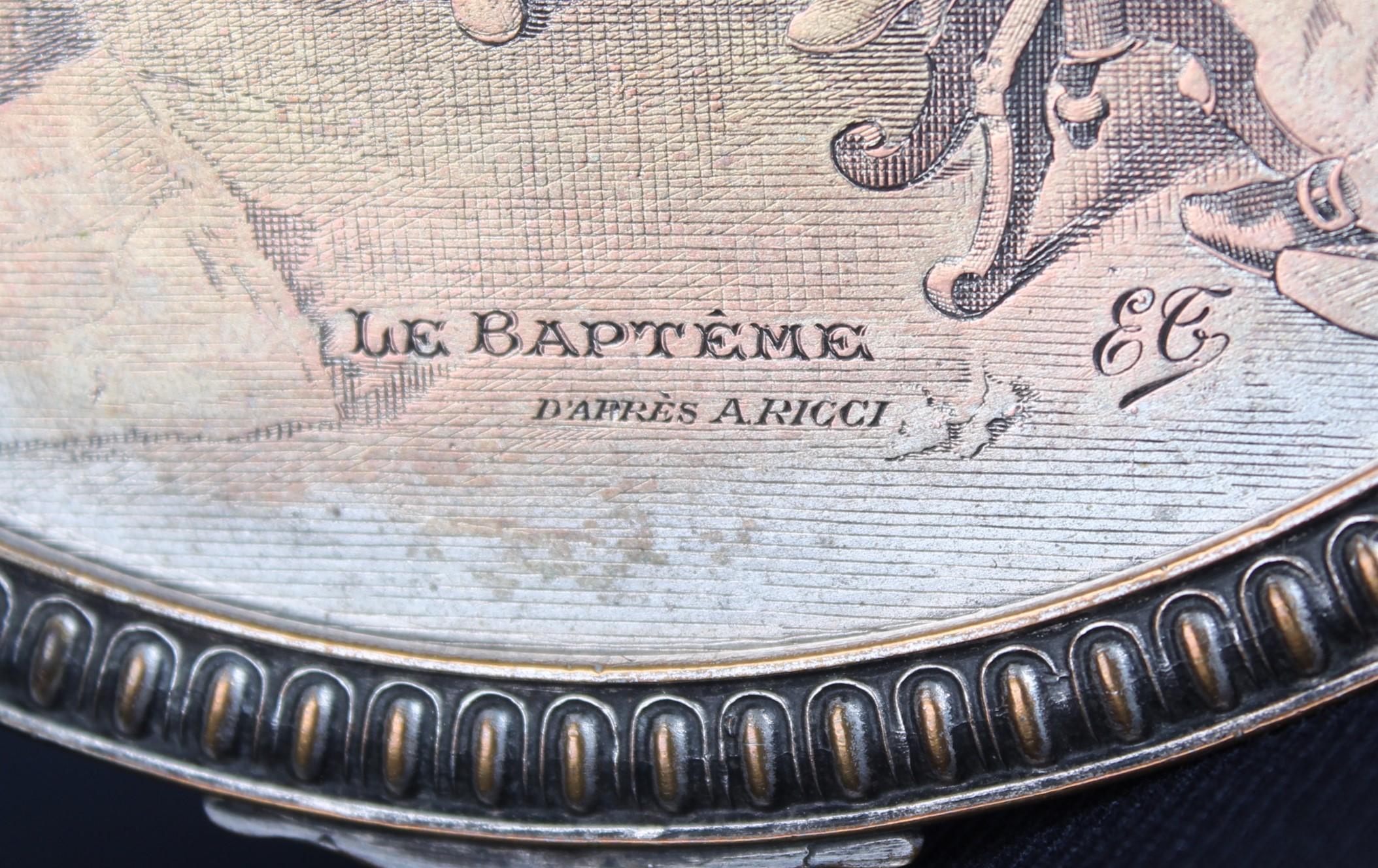 Antike versilberte runde Schmuckschatulle „Der Baptismus“, Frankreich, 1880er Jahre im Zustand „Gut“ im Angebot in Greven, DE