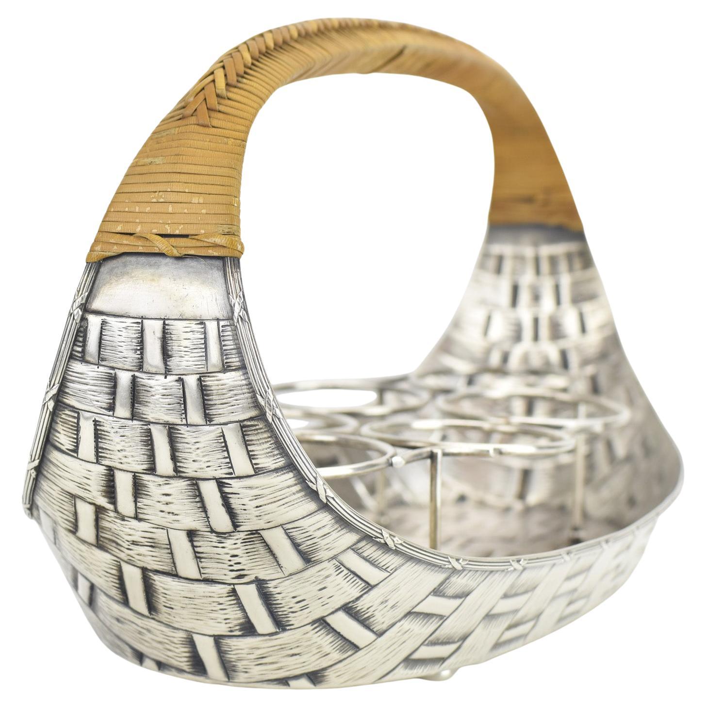 Cesta antigua plateada Portavasos de limonada Mango de ratán Art Nouveau en venta