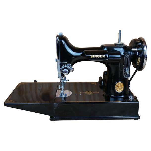 Antique Singer Featherweight 221 Portable Sewing Machine and Case ...