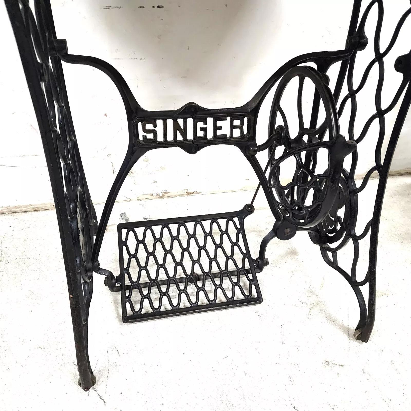 Antique Singer Iron Table Carrara Marble Top In Good Condition For Sale In Lake Worth, FL