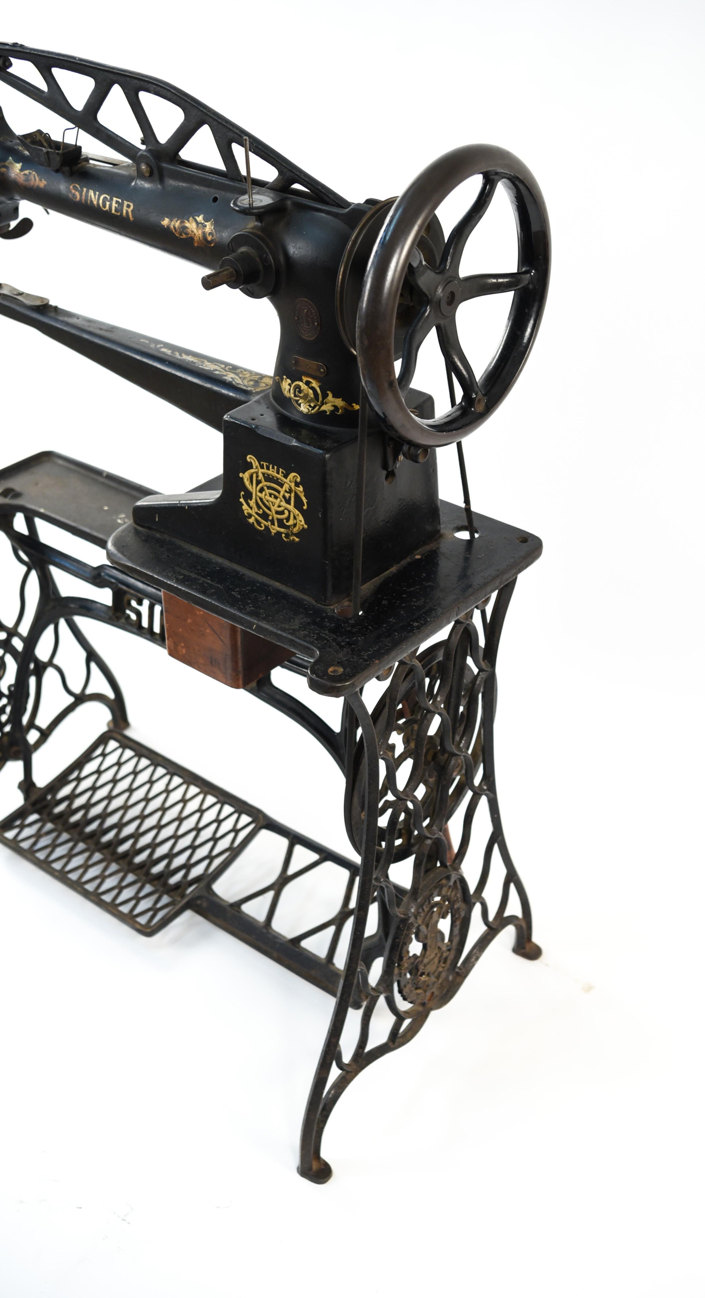 Antique Singer Leather Stitching Sewing Machine 4