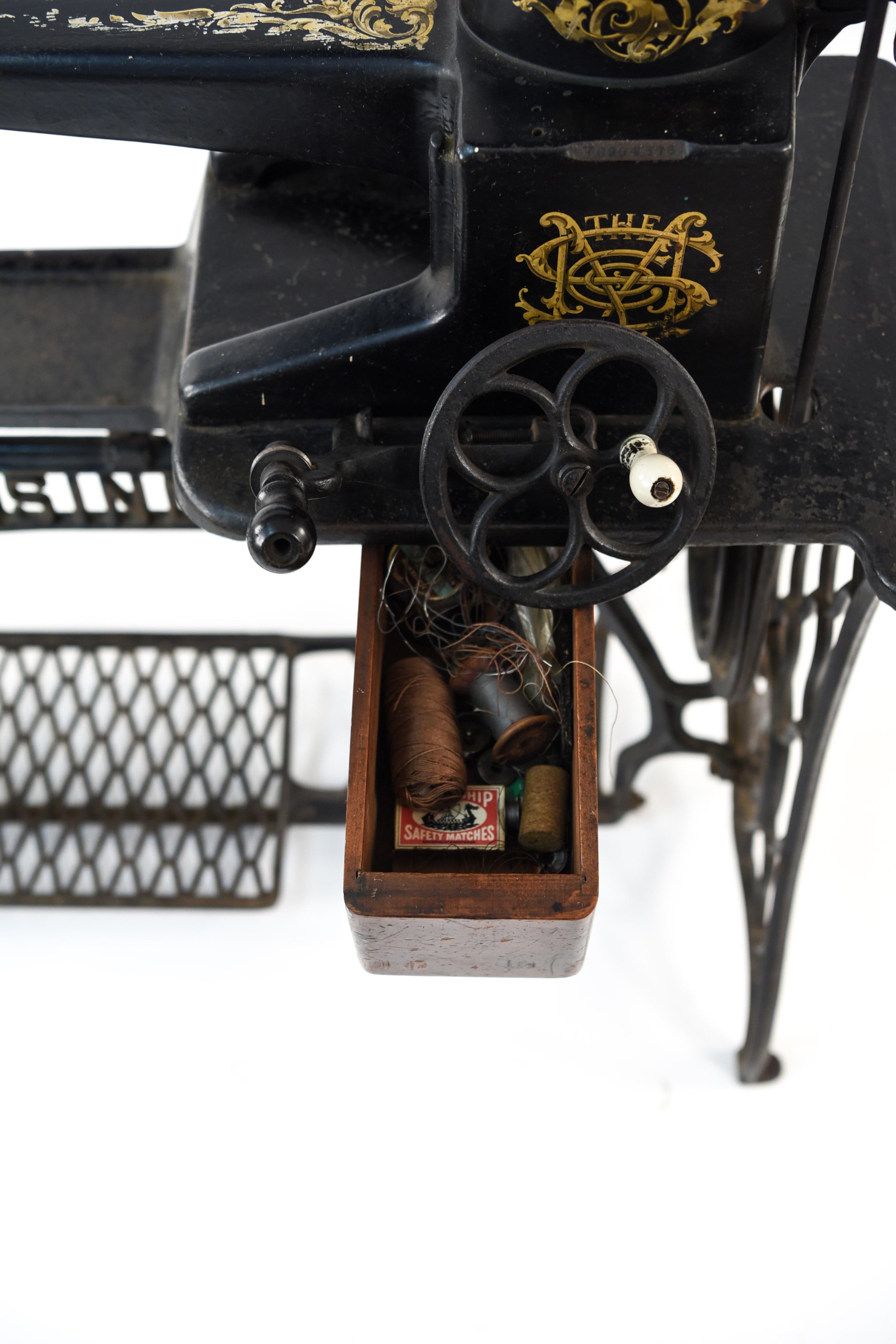 Antique Singer Leather Stitching Sewing Machine 8