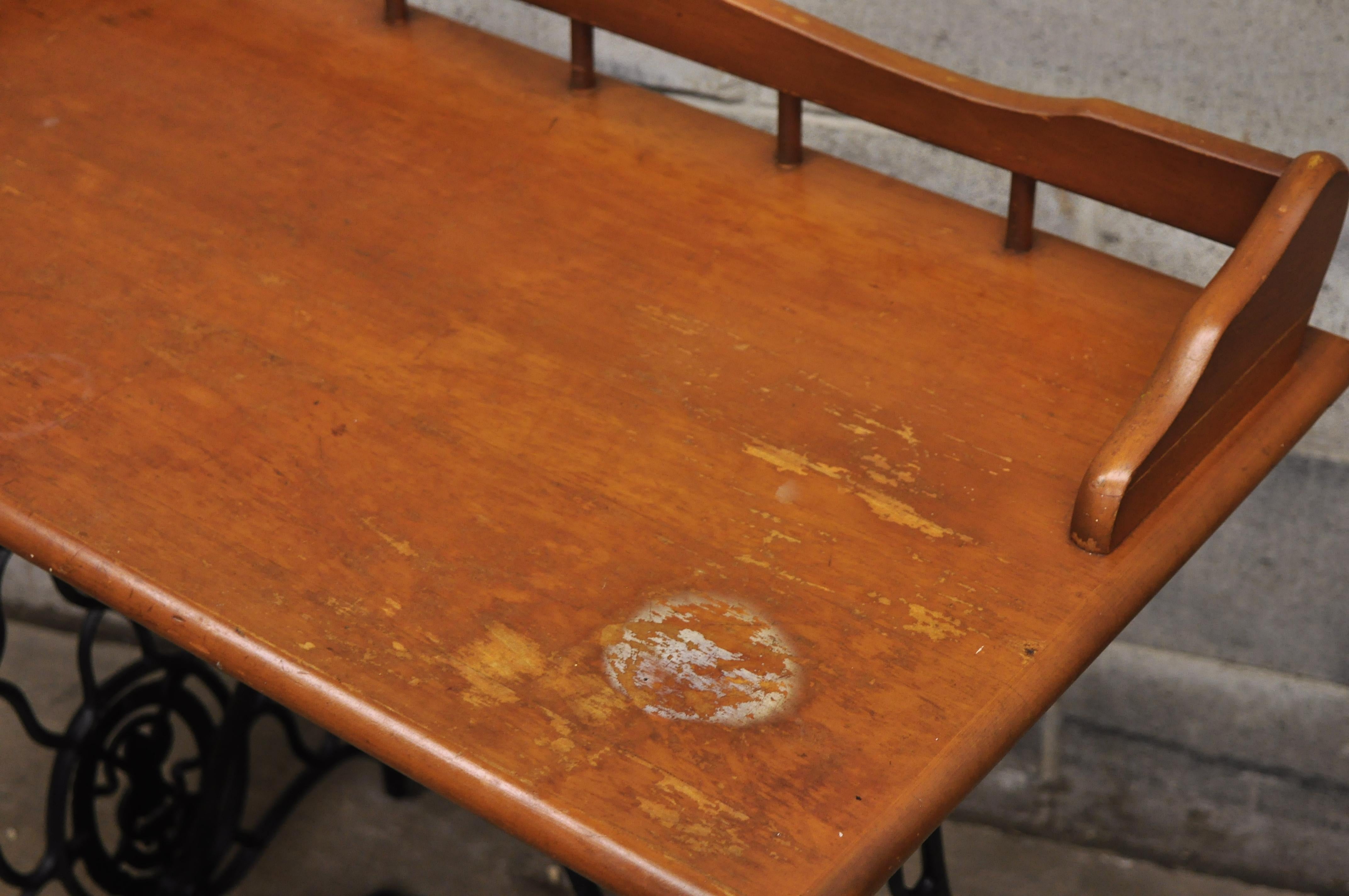 Antique Singer Sewing Machine Cast Iron Victorian Base Maple Console Desk Top For Sale 2