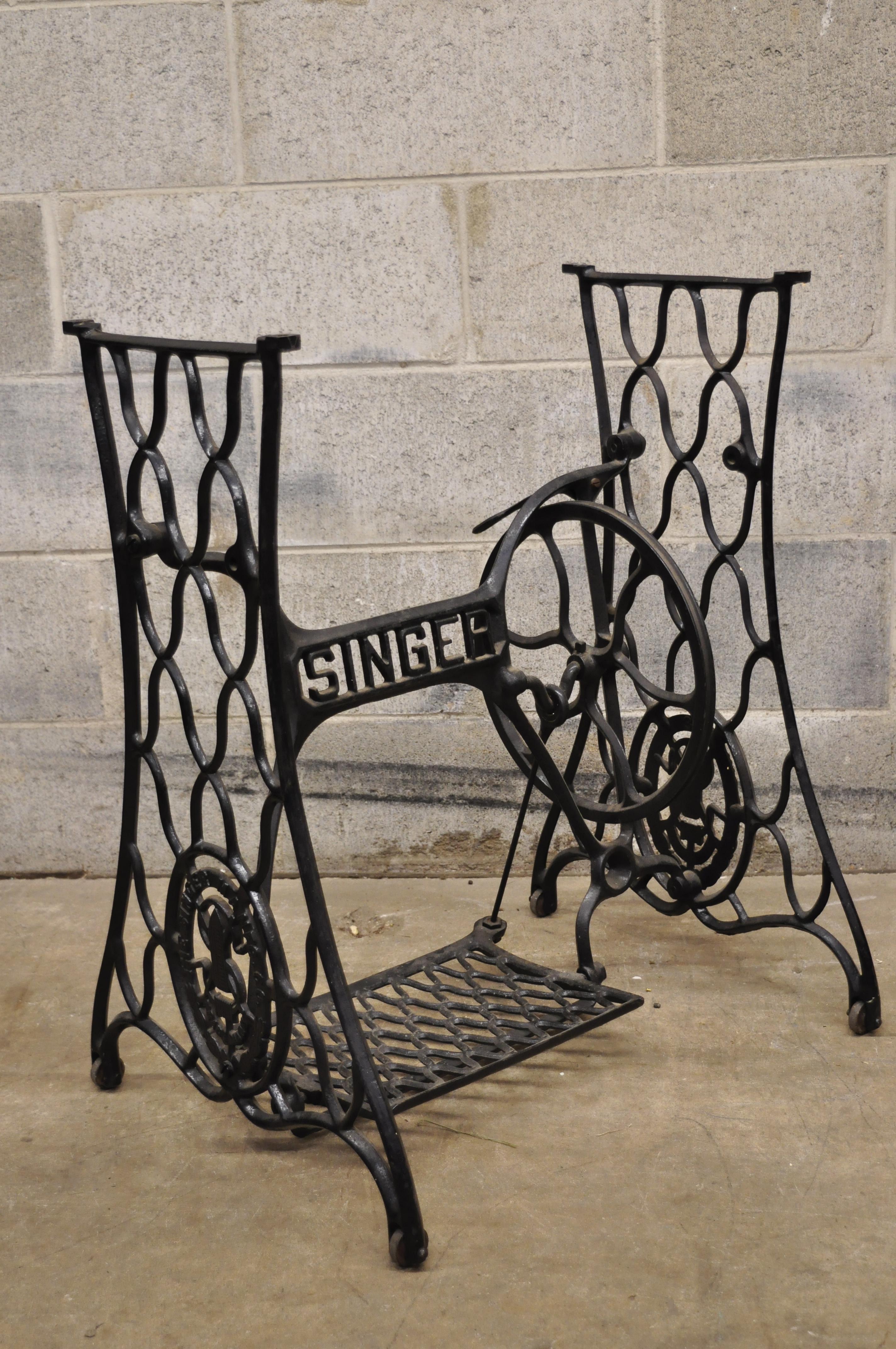 Antique Singer Sewing Machine Treadle Base Cast Iron Victorian Table Legs 2