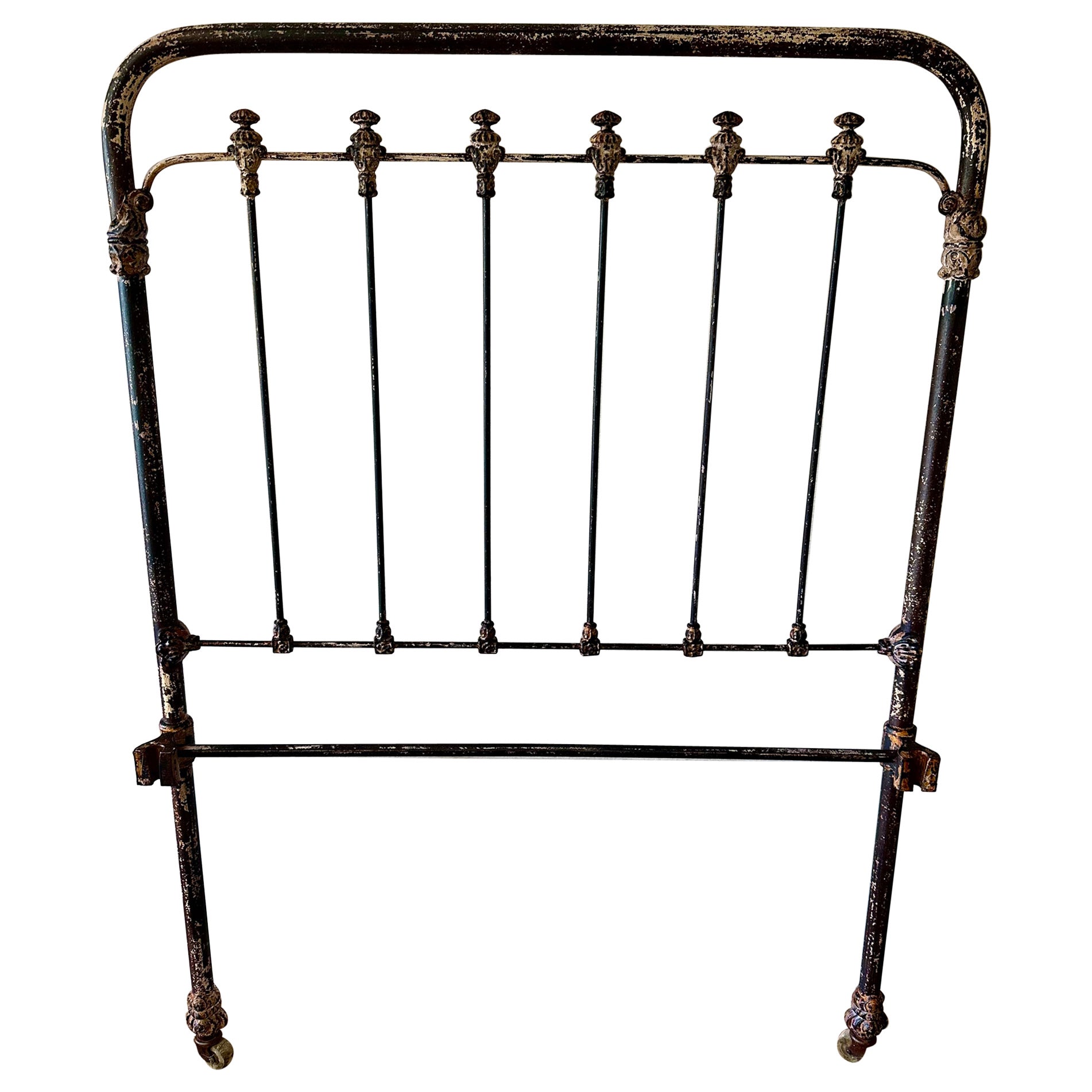 Tête de lit simple antique en métal