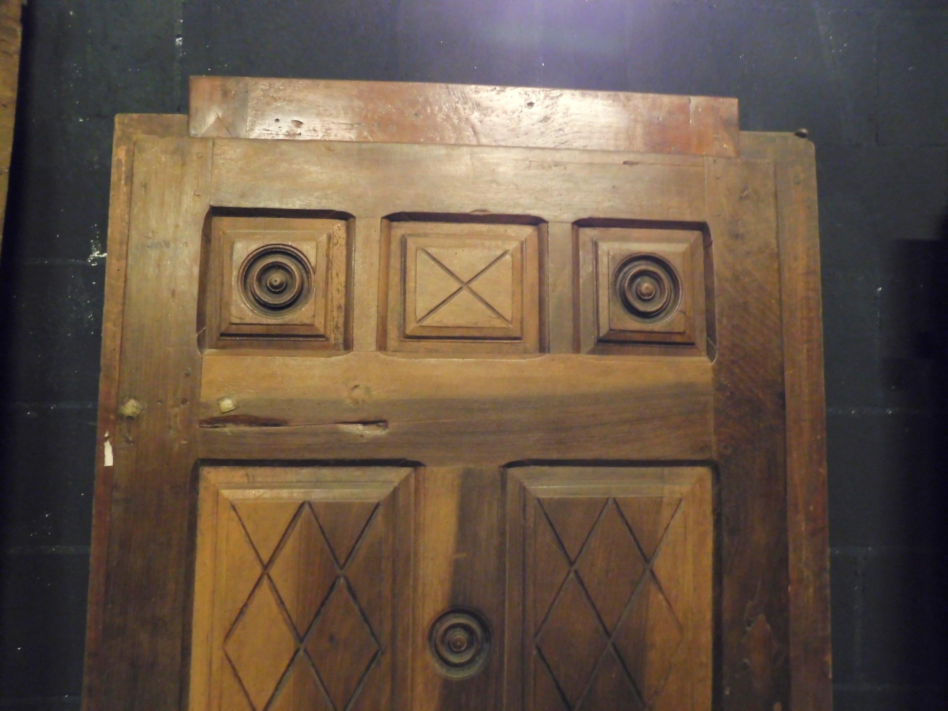 Antique Single Door in Walnut with Engraved Panels, Late 19th Century For Sale 4