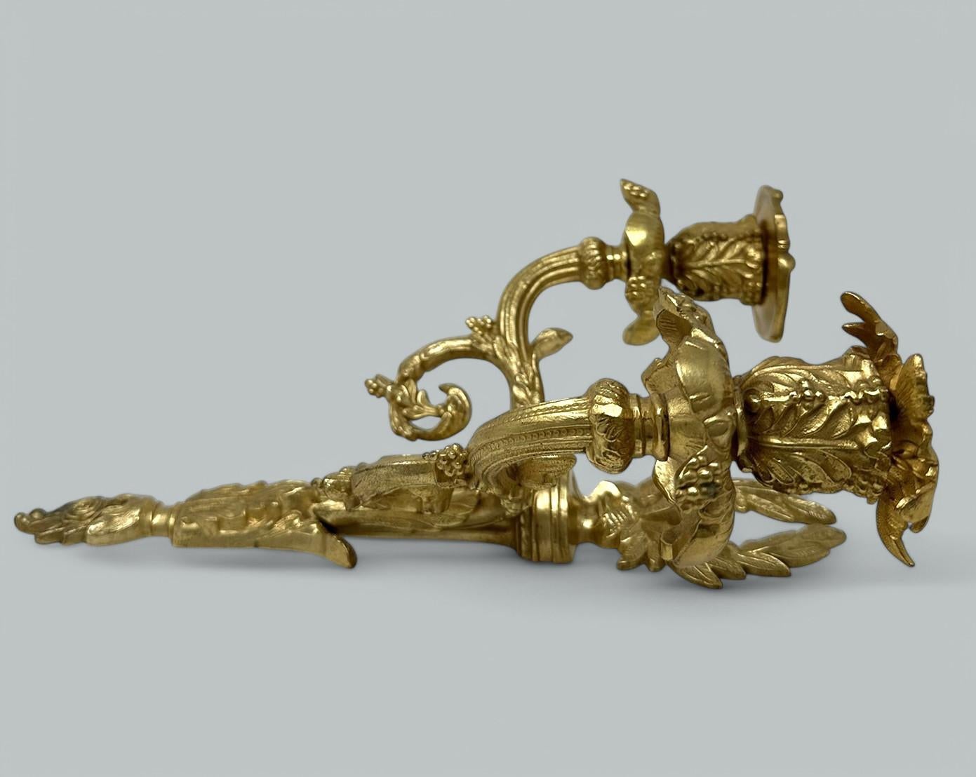 Antico Singolo Ormolu Bronzo dorato Twin Light Wall Candle Sconce Applique 19 ° Ct in vendita 4