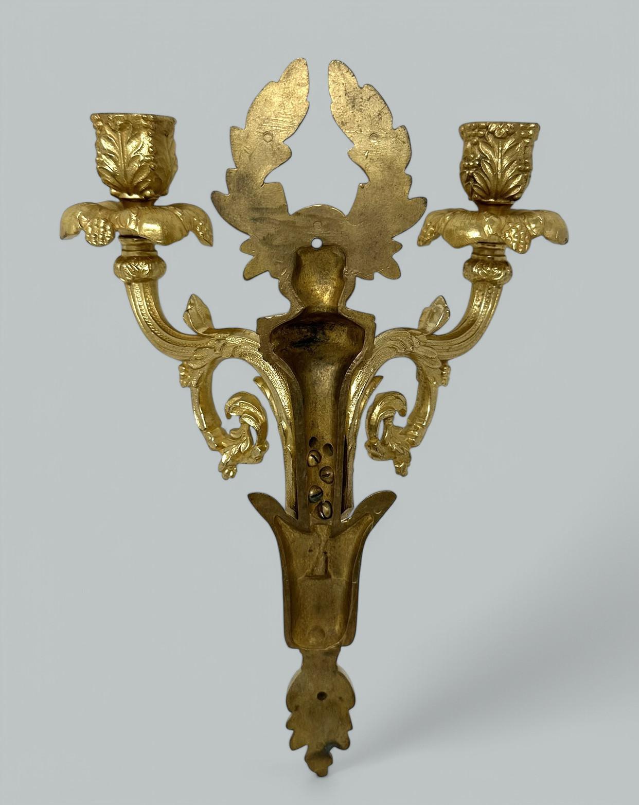 Antico Singolo Ormolu Bronzo dorato Twin Light Wall Candle Sconce Applique 19 ° Ct in vendita 2