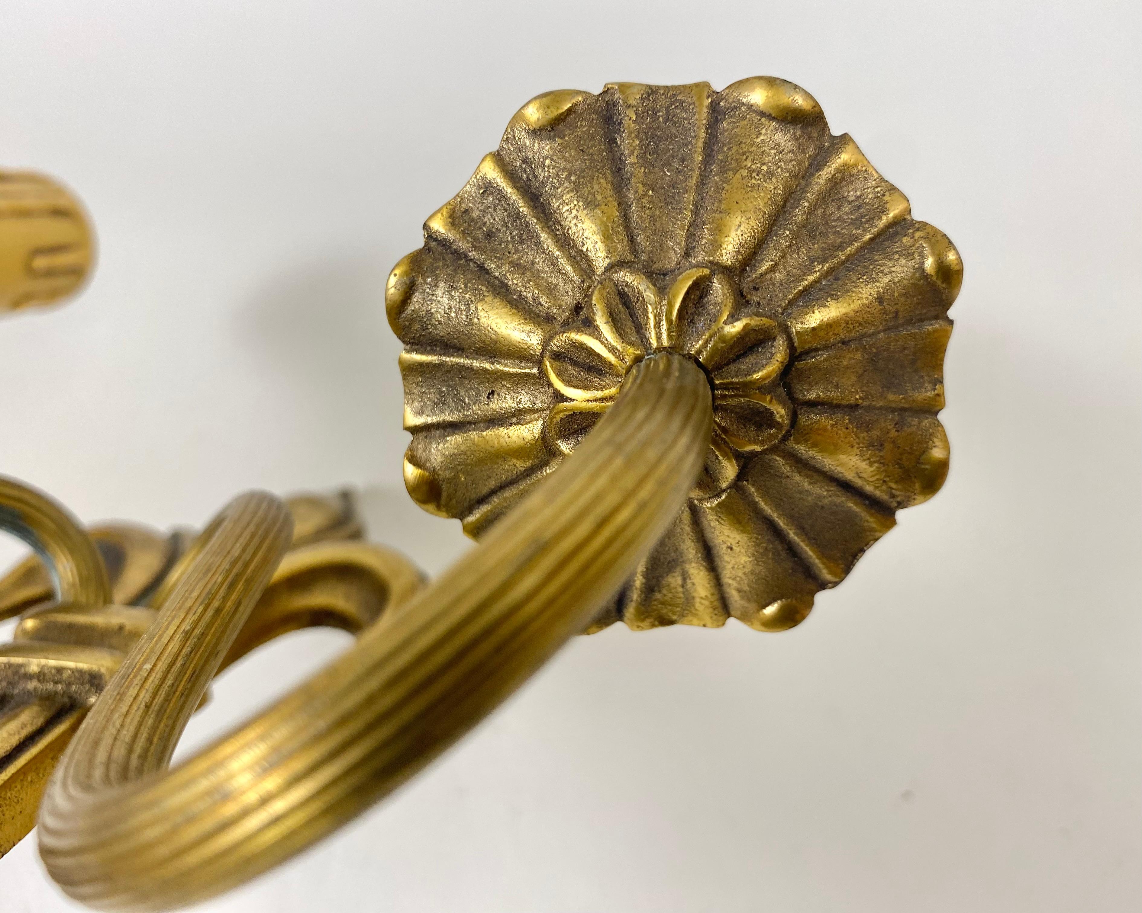 Antique Single Wall Sconce in Solid Bronze Fleur-de-lis Motif, France, 1930s For Sale 1