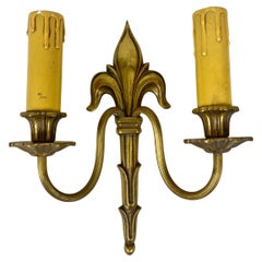 Antique Single Wall Sconce in Solid Bronze Fleur-de-lis Motif, France, 1930s