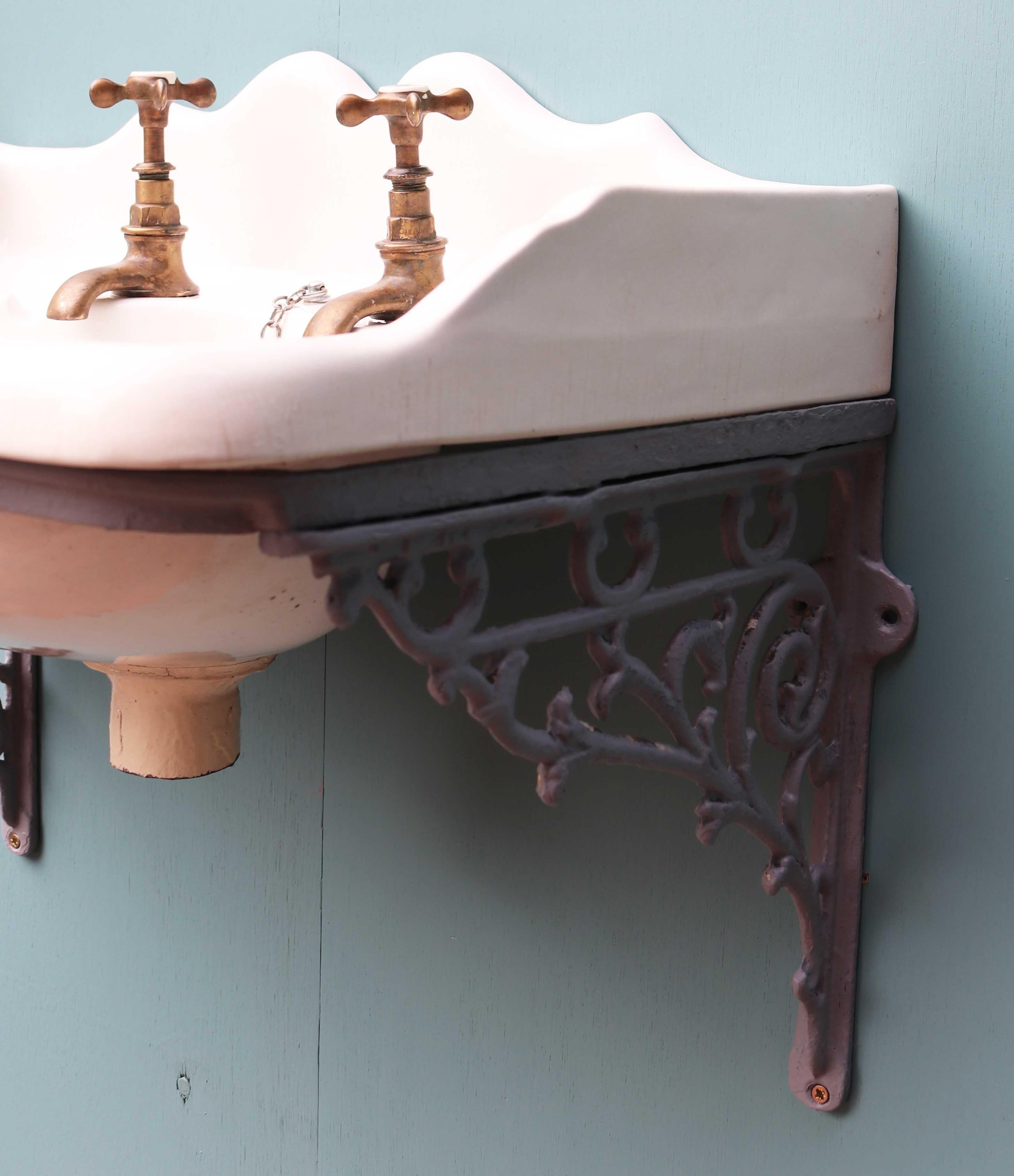 About

A reclaimed antique sink with wall-mounted bracket. Stamped ‘The Progress’. And dated 17/10/1931.

Condition report

Light crazing to the porcelain basin. No chips, cracks or breaks. Fitted with original taps which turn, but not tested.
