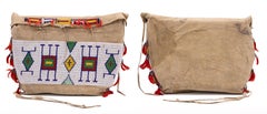 Antica borsa in pelle di daino e tela con perline dei nativi americani delle pianure Sioux